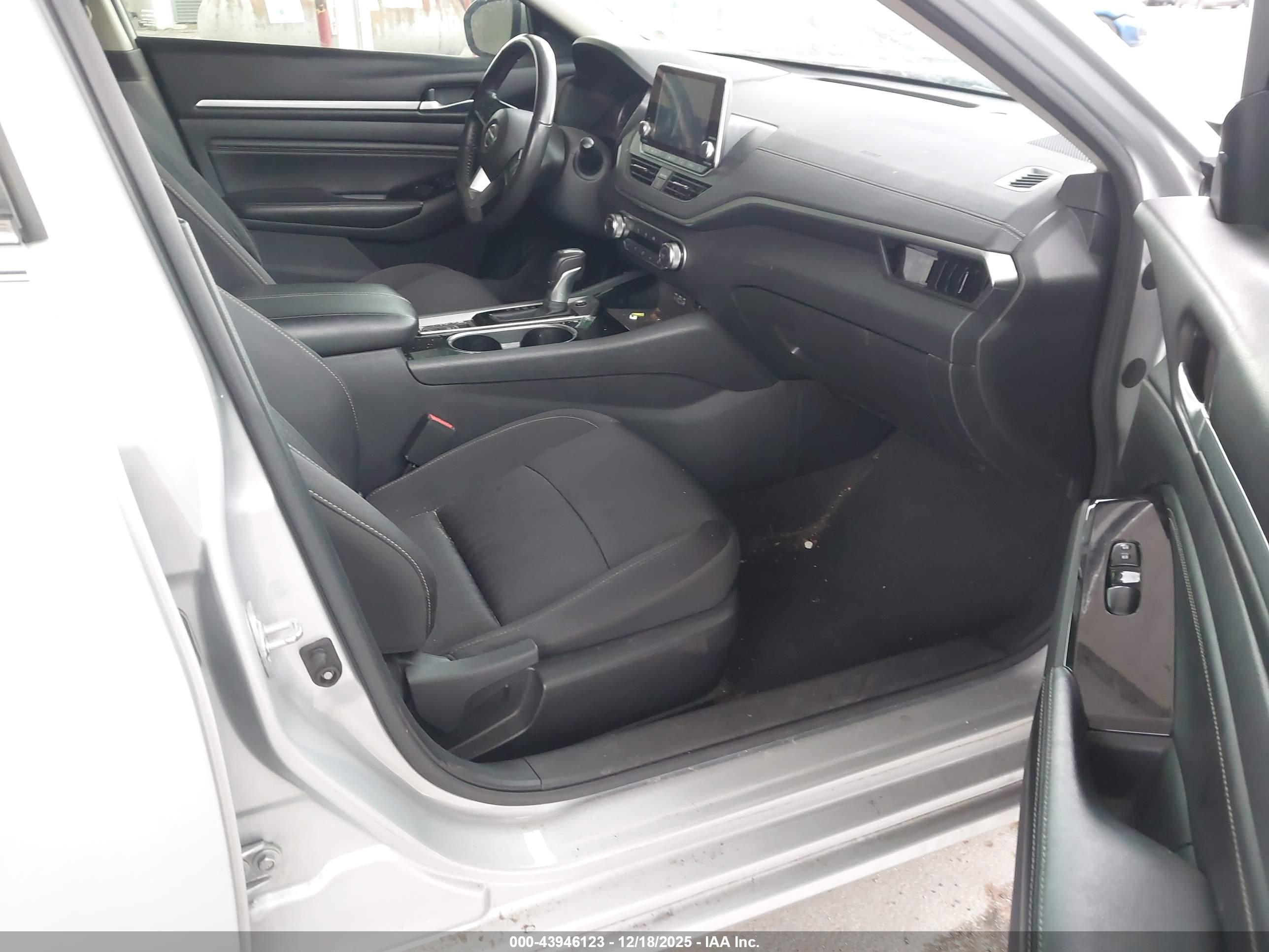 NISSAN ALTIMA image 5