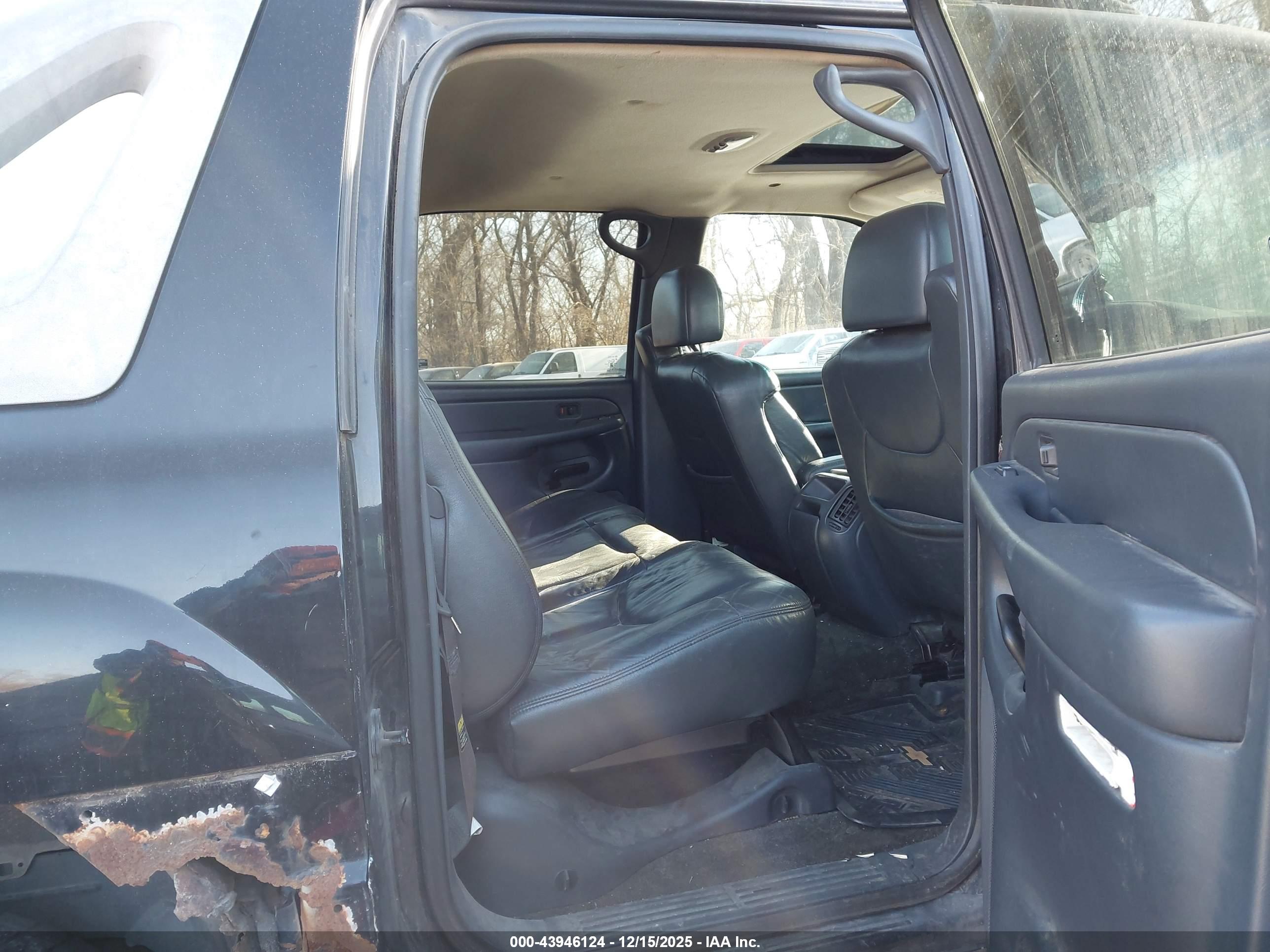CHEVROLET AVALANCHE image 8
