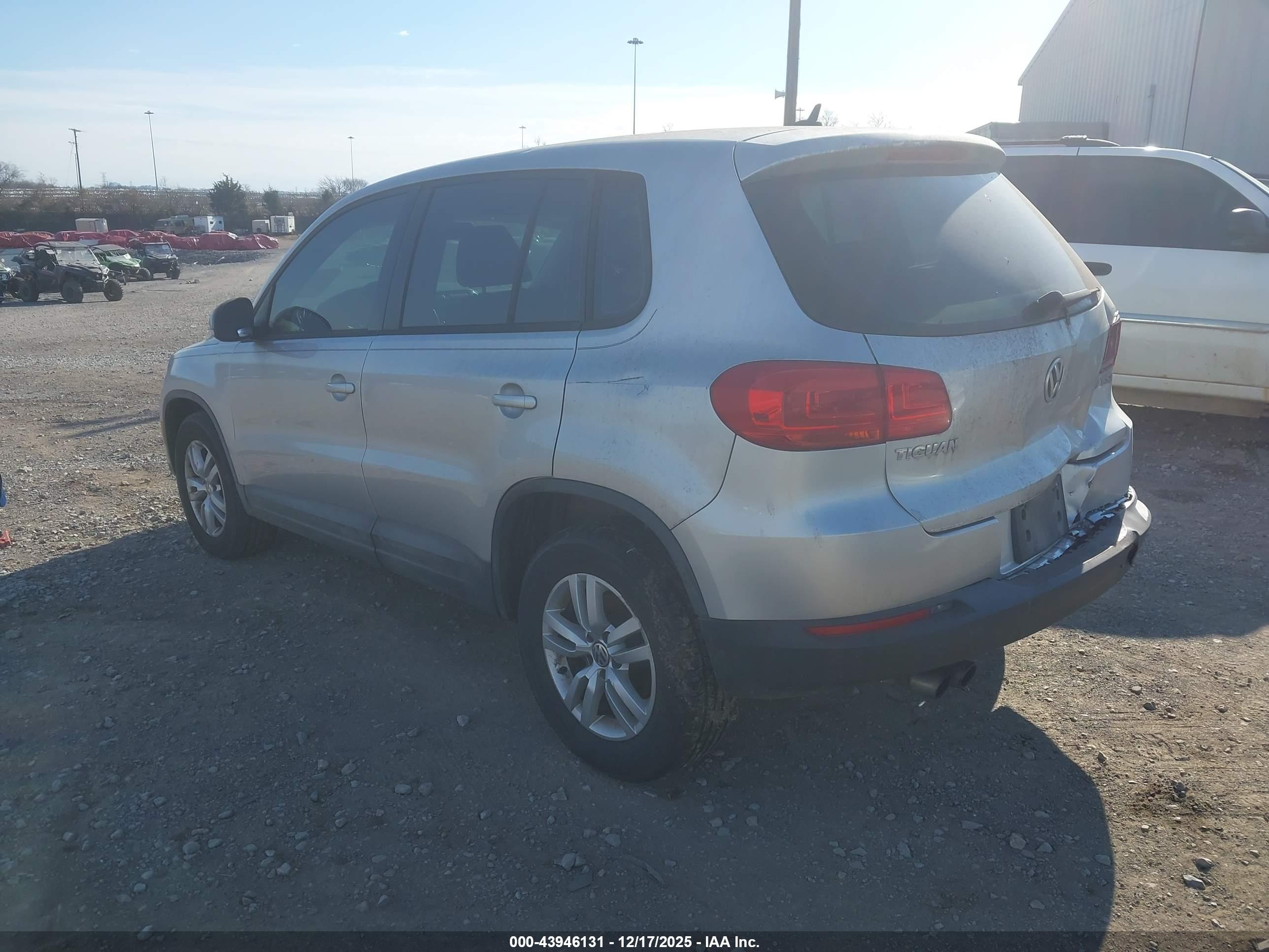 VOLKSWAGEN TIGUAN image 3