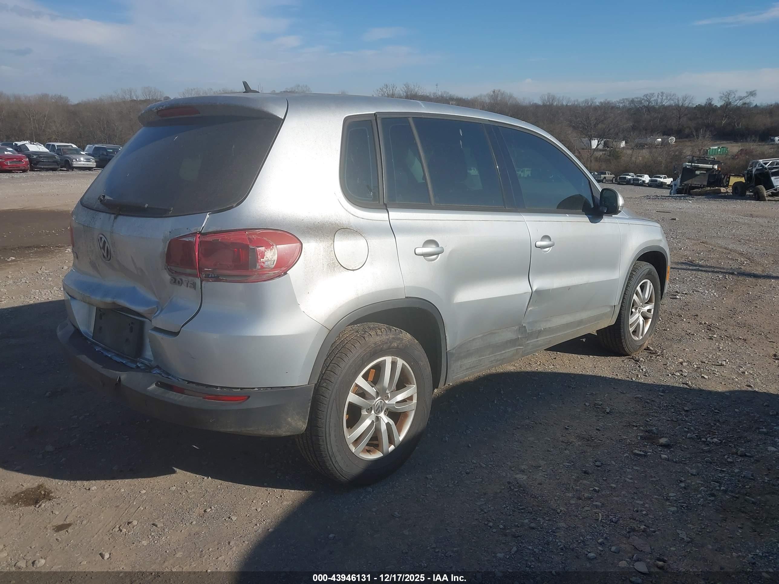 VOLKSWAGEN TIGUAN image 4