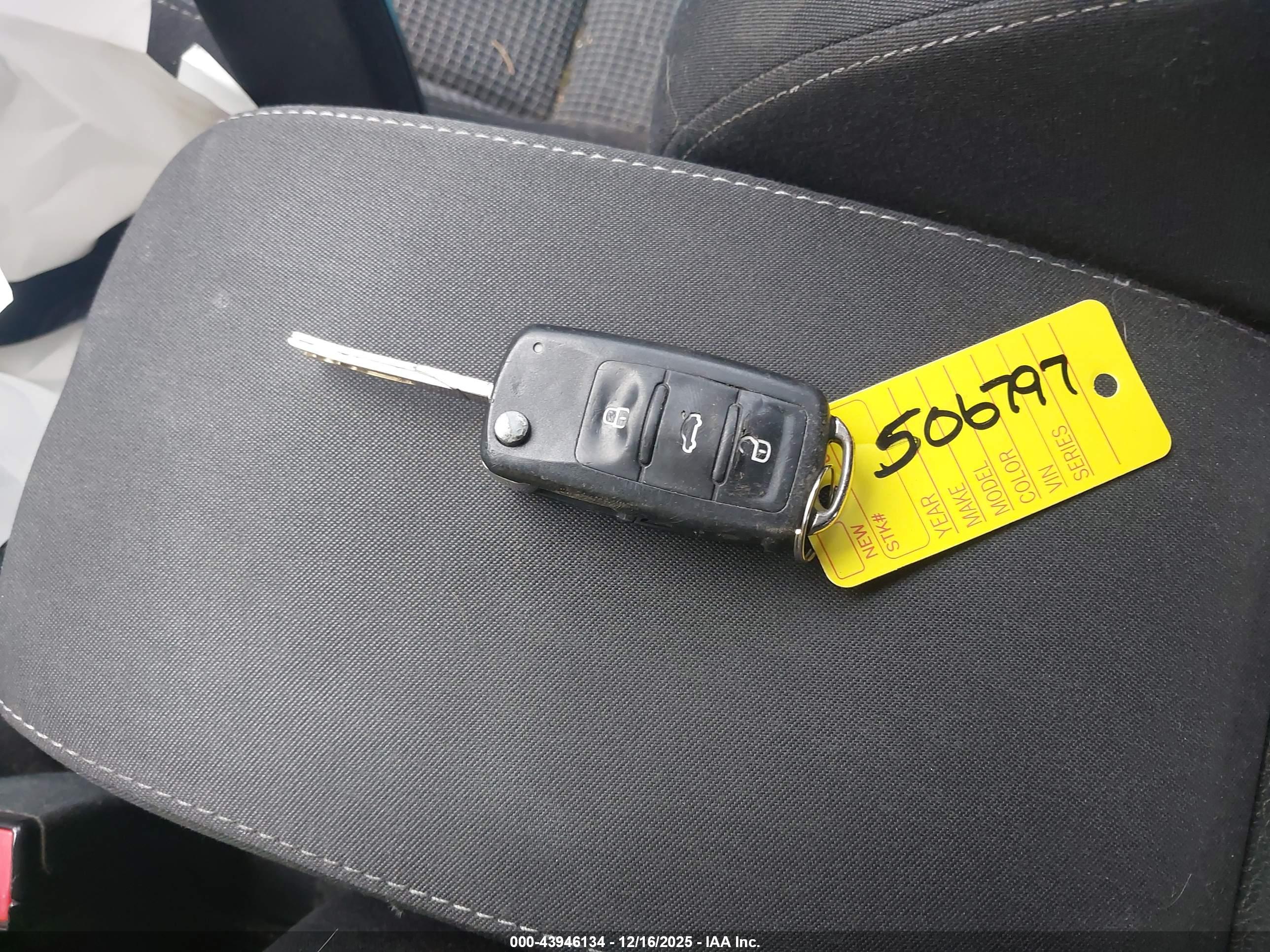 VOLKSWAGEN GOLF image 11