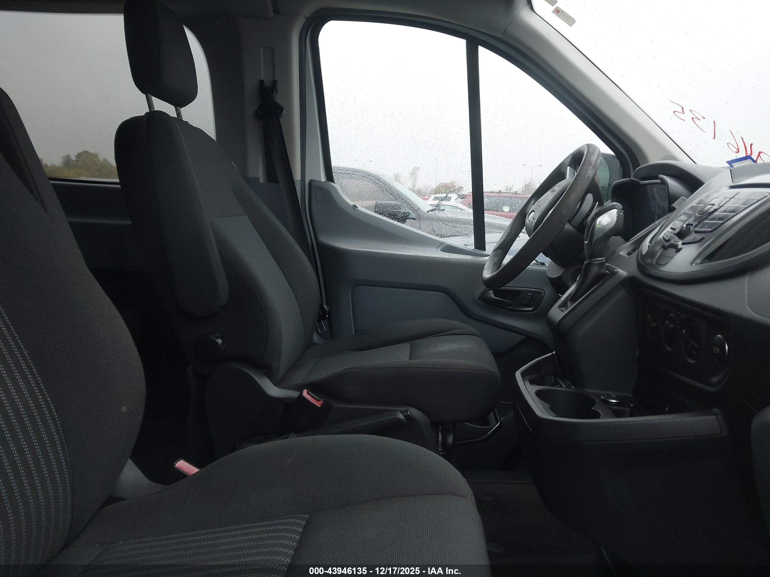FORD TRANSIT-350 image 5