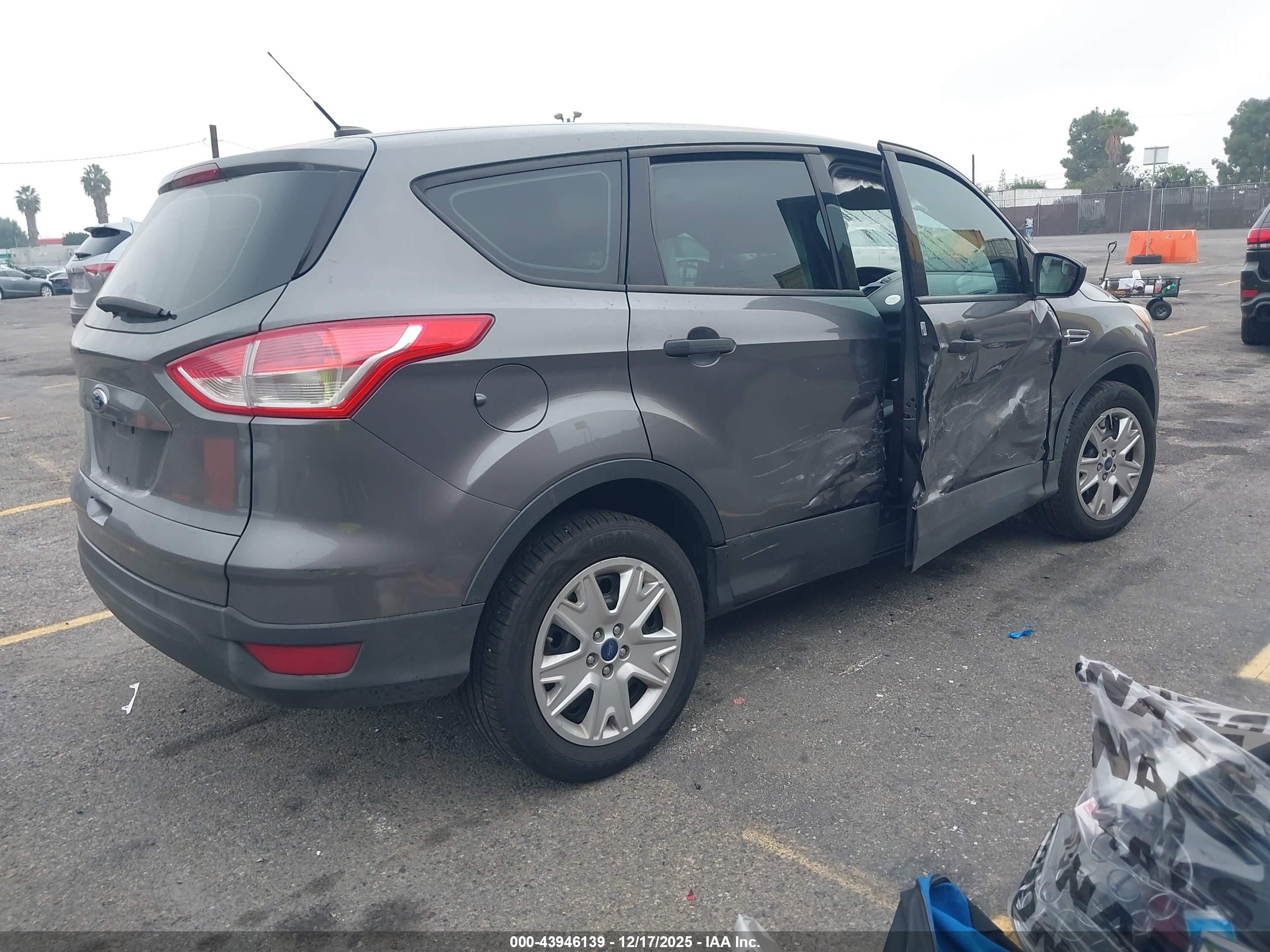 FORD ESCAPE image 4