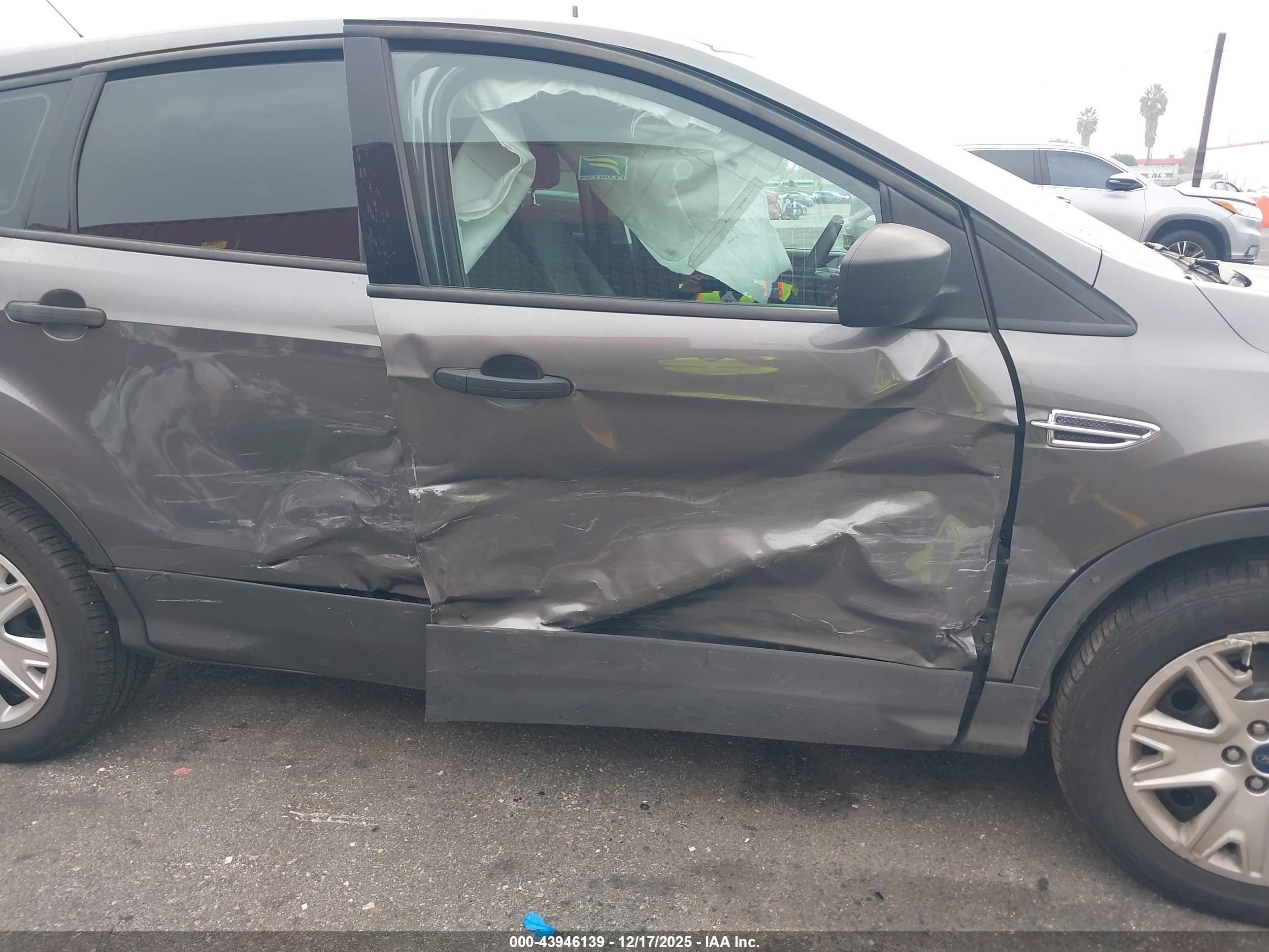 FORD ESCAPE image 6
