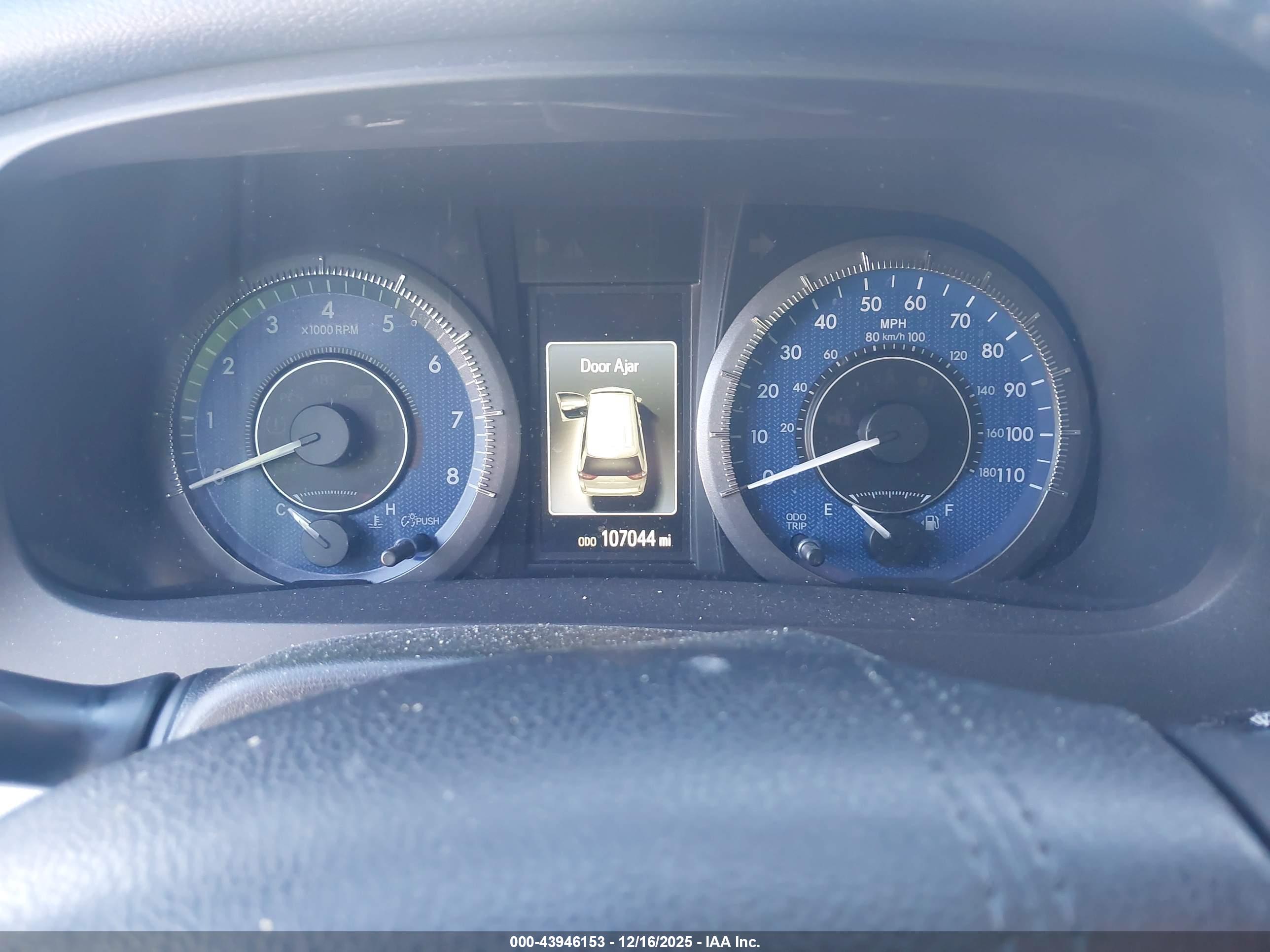 TOYOTA SIENNA image 7