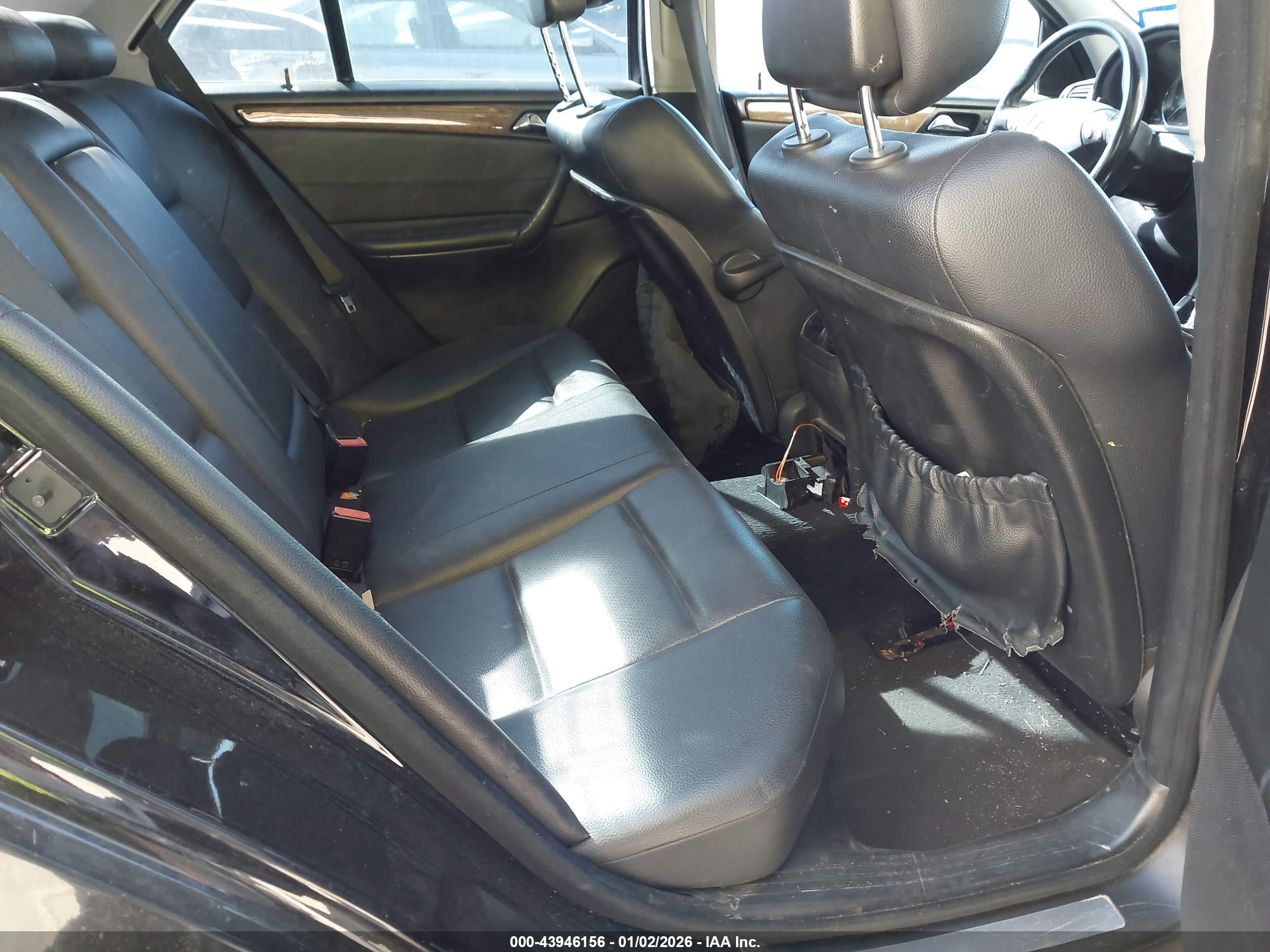 MERCEDES-BENZ C image 8