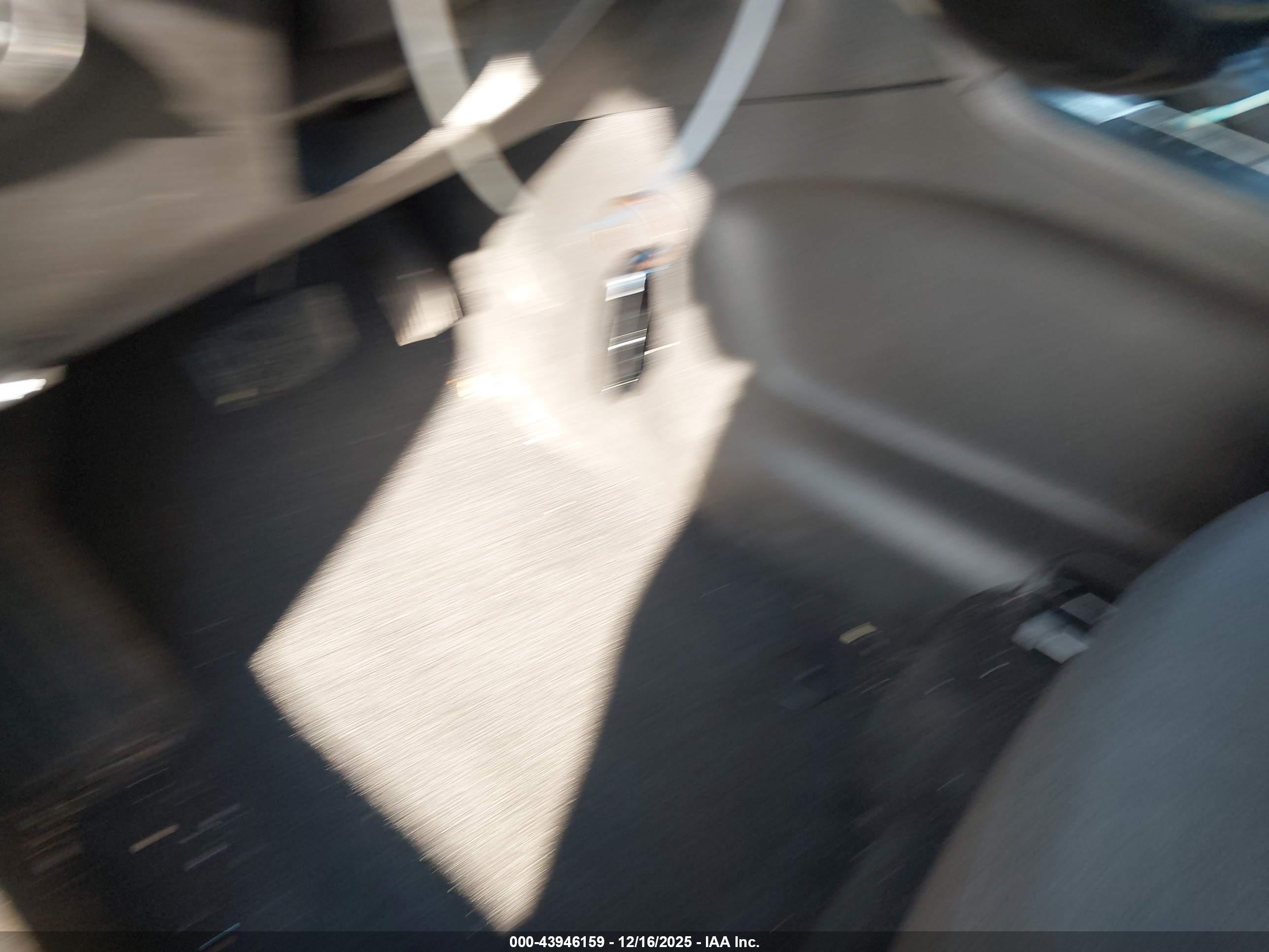 CHEVROLET EQUINOX image 11