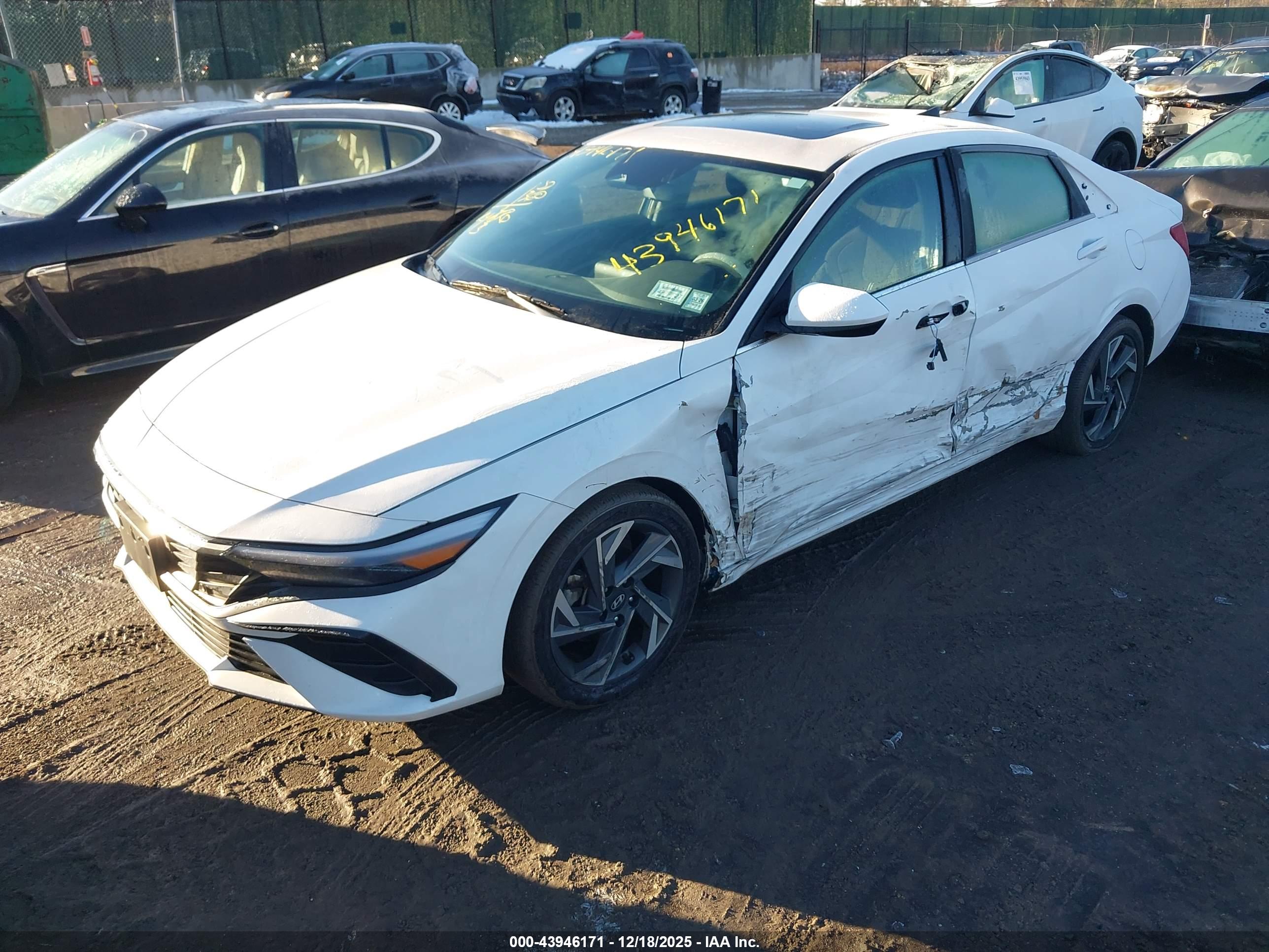 HYUNDAI ELANTRA image 2