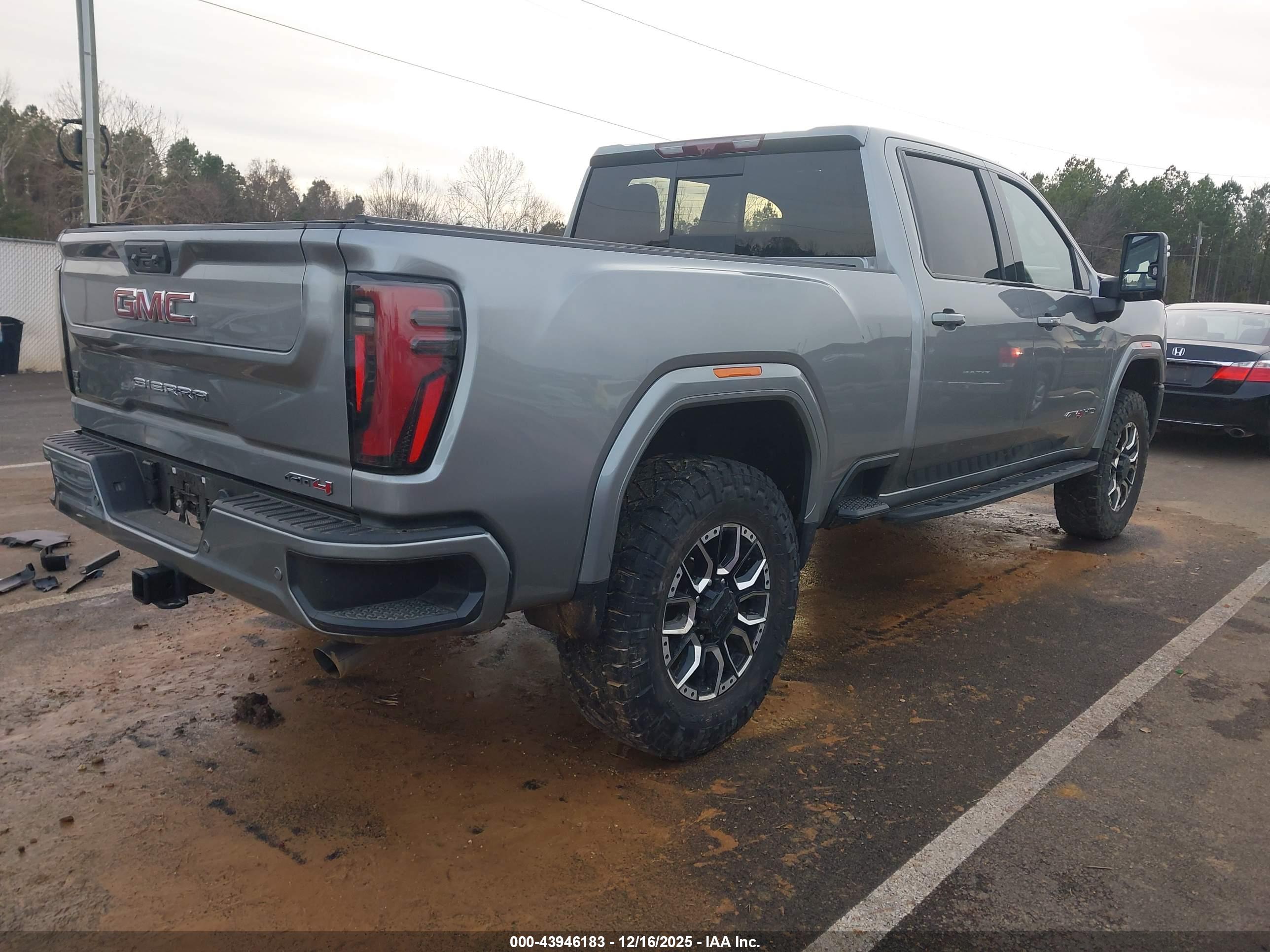 GMC SIERRA image 4