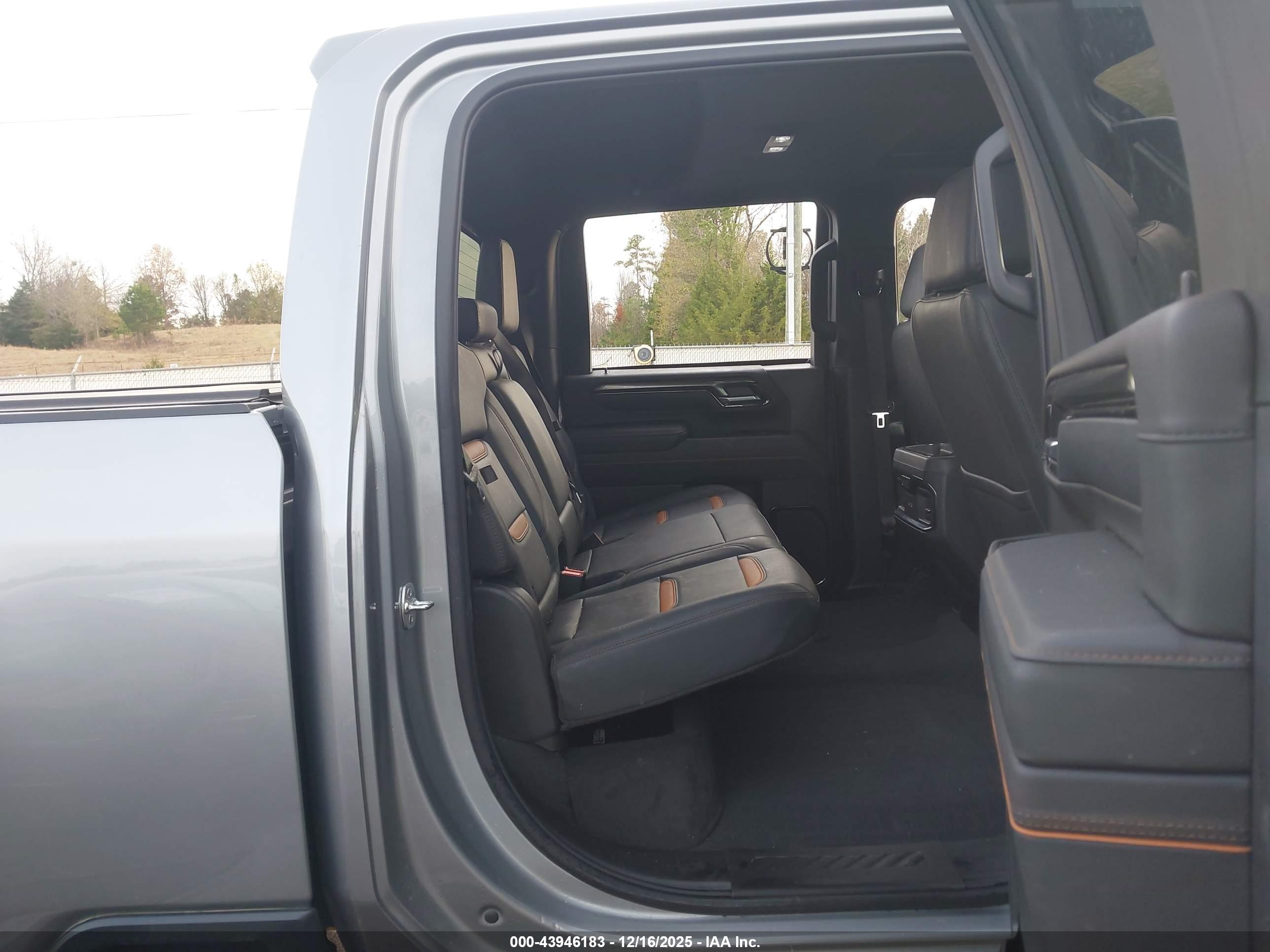 GMC SIERRA image 7