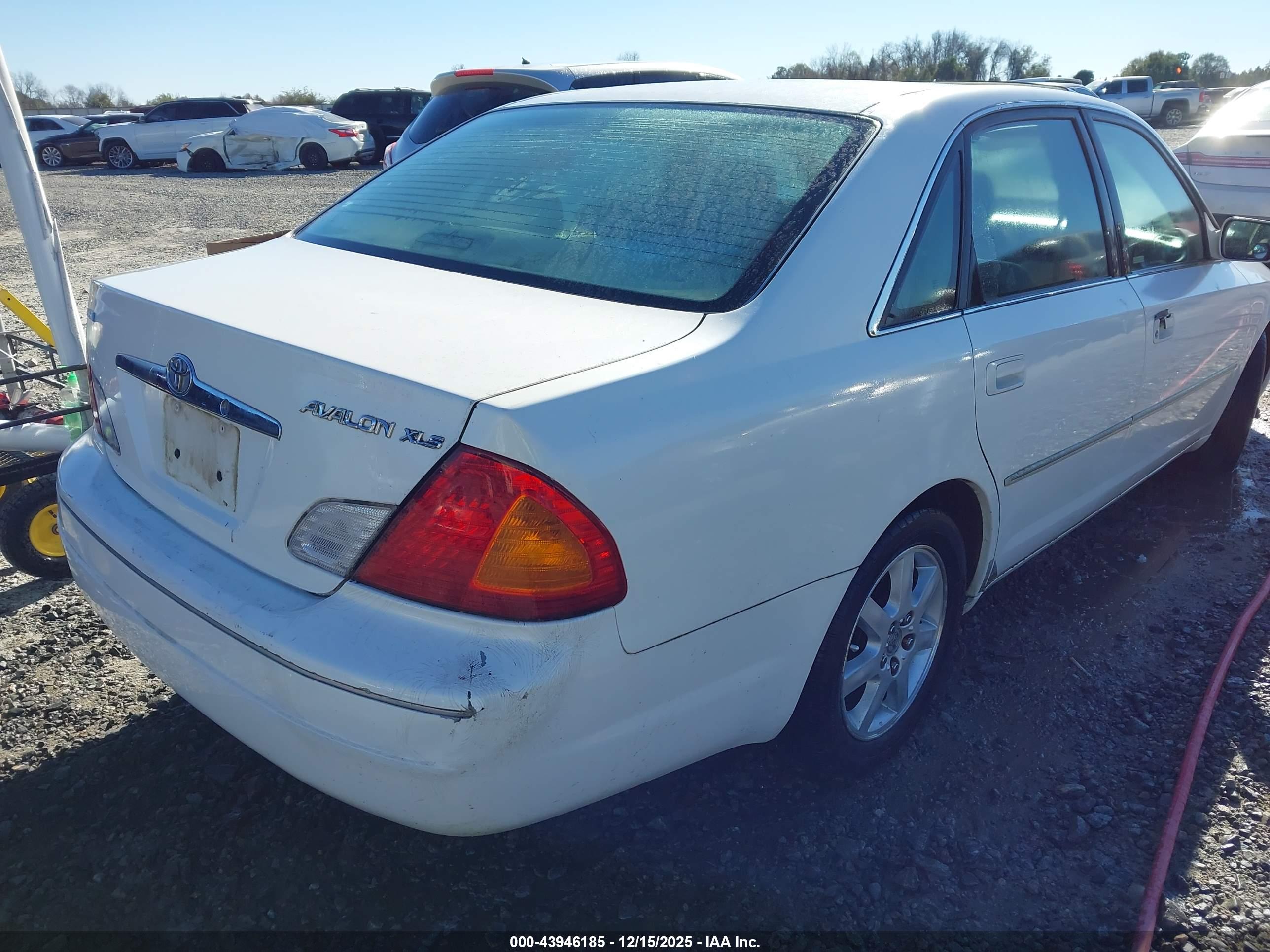 TOYOTA AVALON image 6