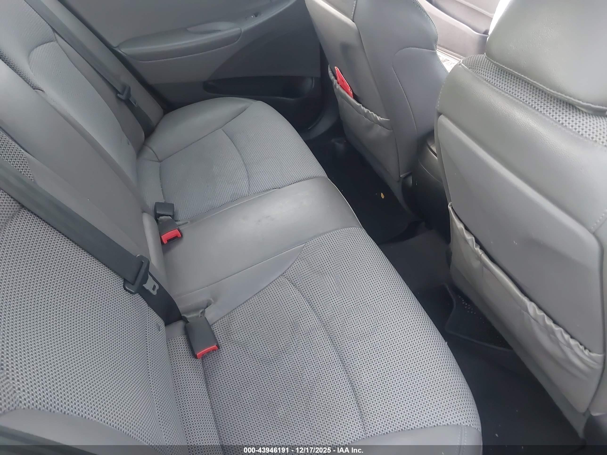 HYUNDAI SONATA image 8