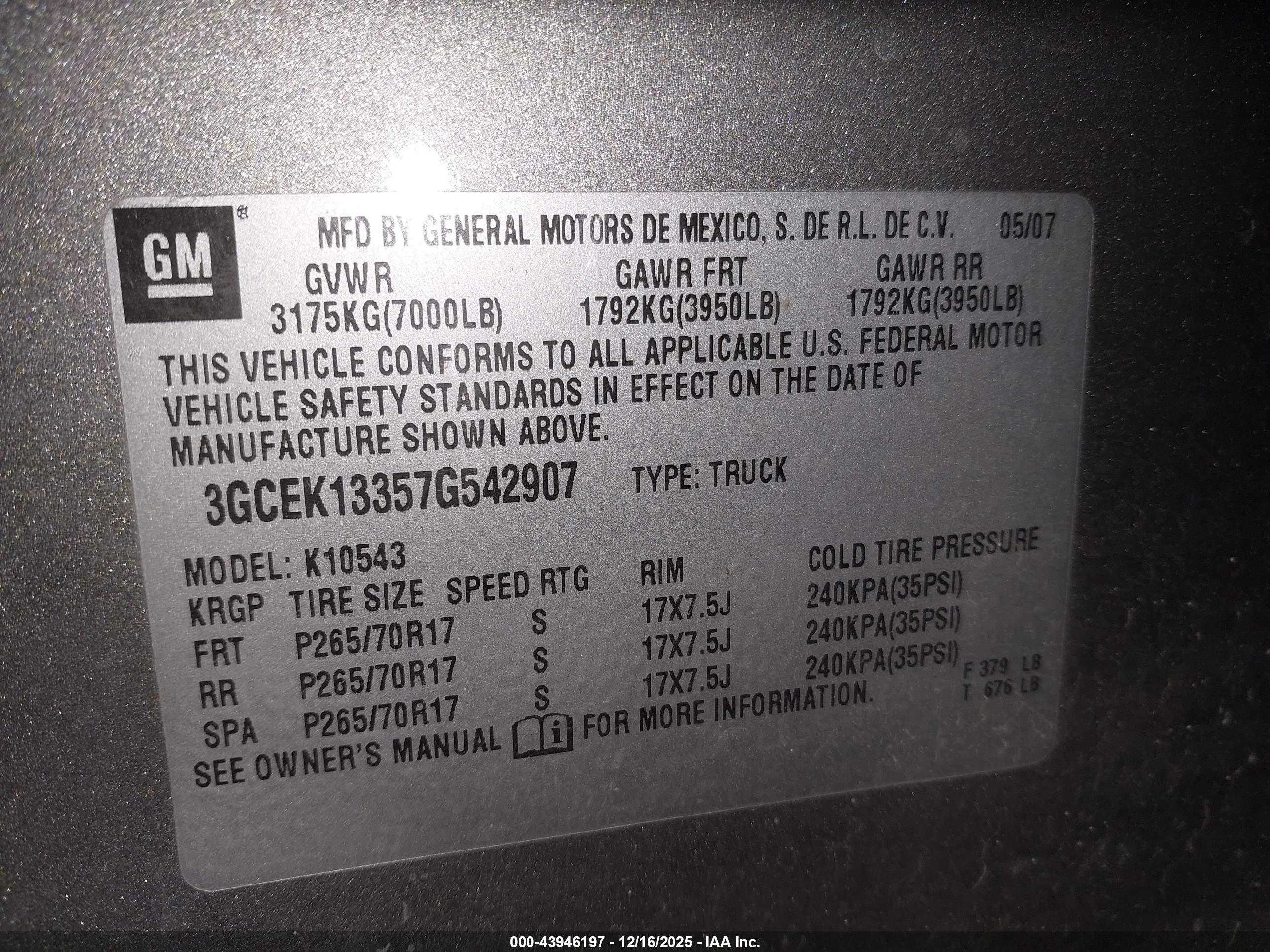 CHEVROLET SILVERADO image 9