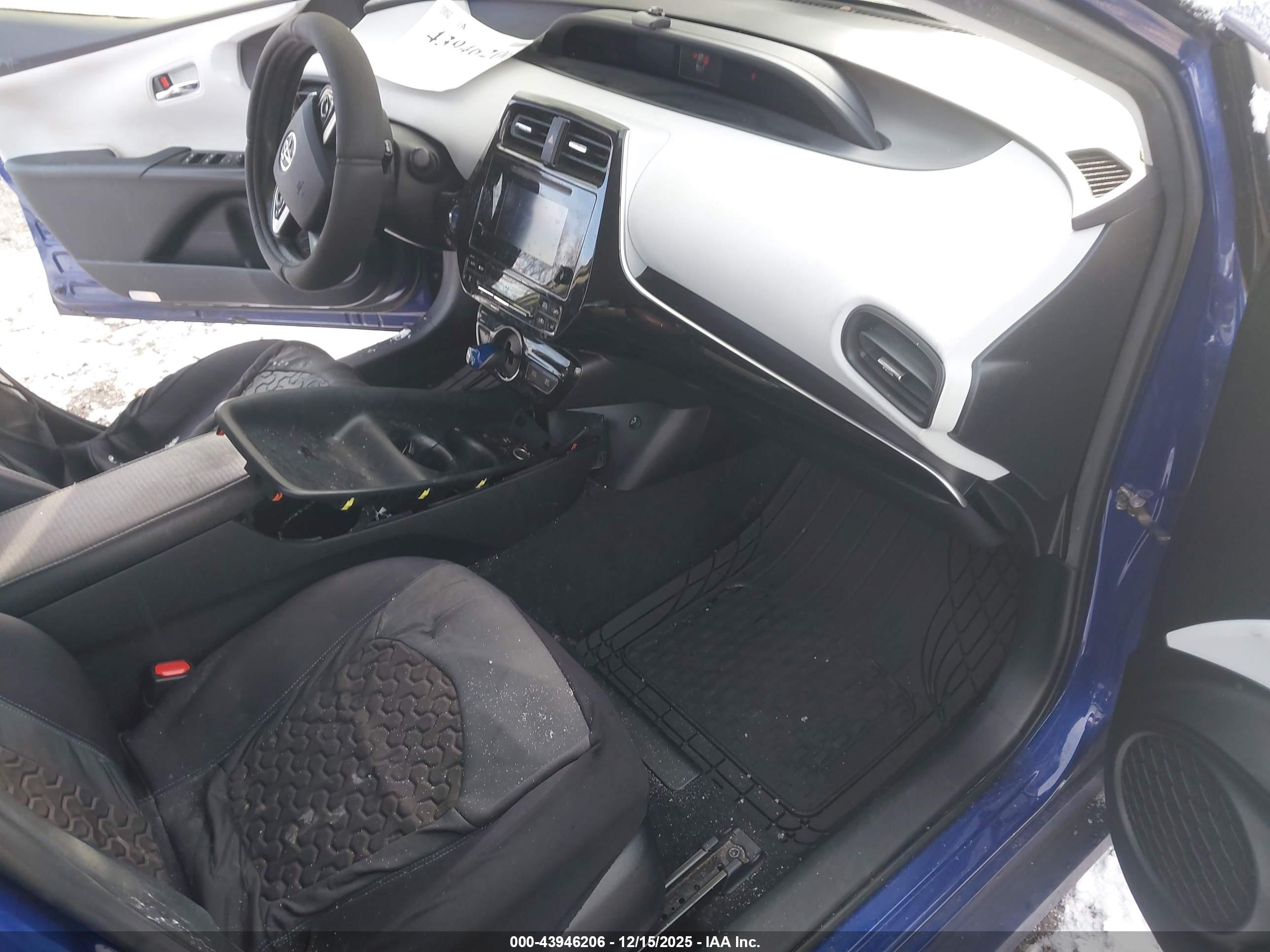 TOYOTA PRIUS image 5