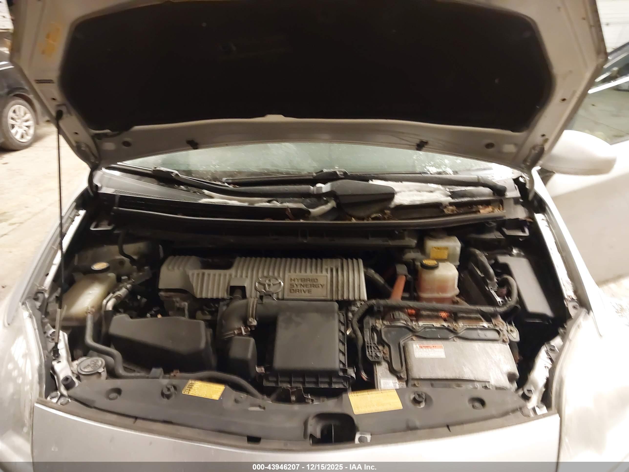 TOYOTA PRIUS image 10