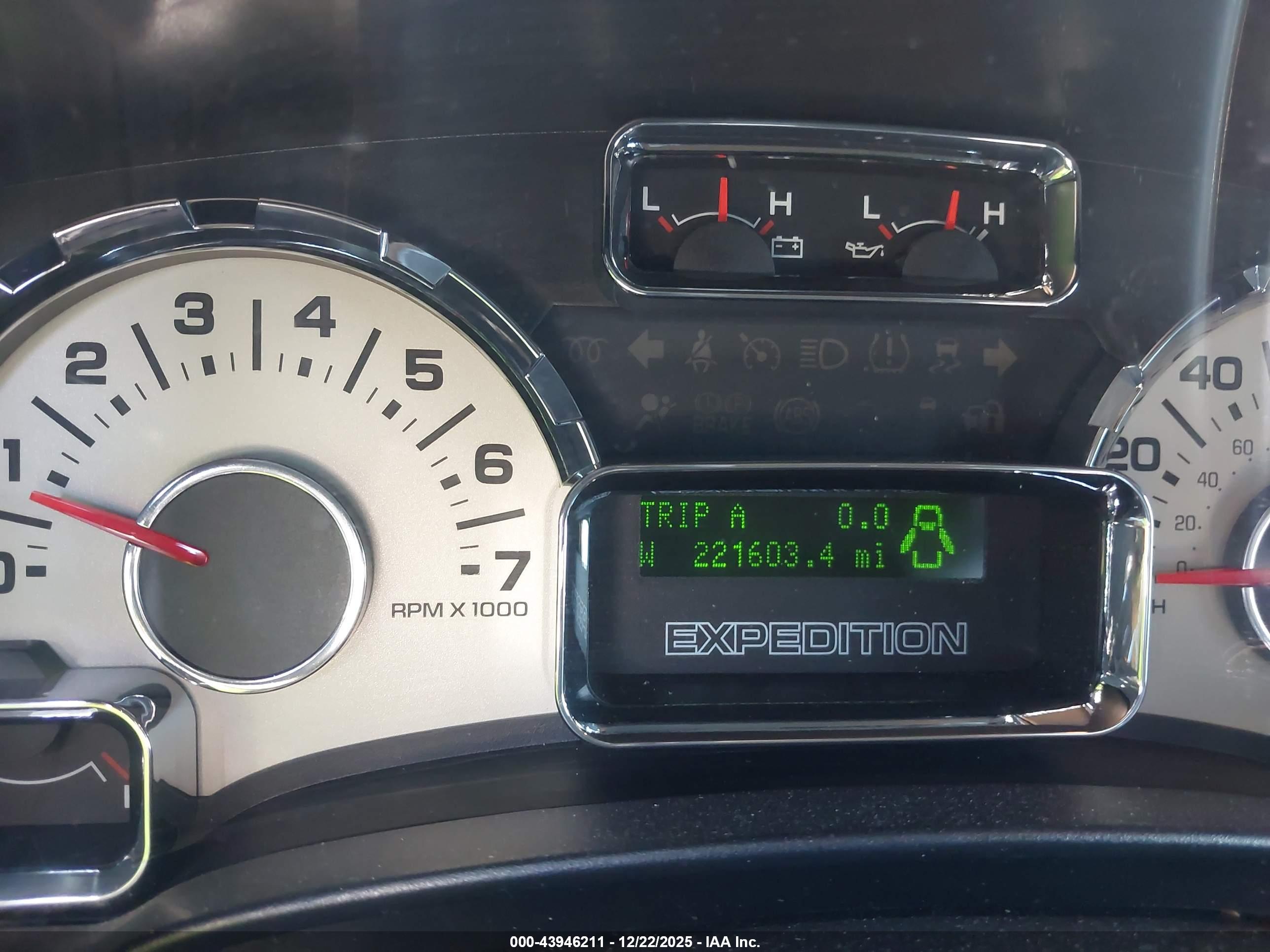 FORD EXPEDITION image 7