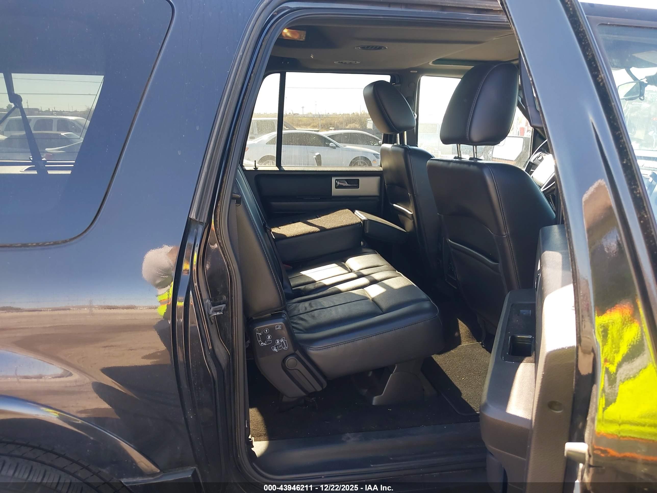 FORD EXPEDITION image 8