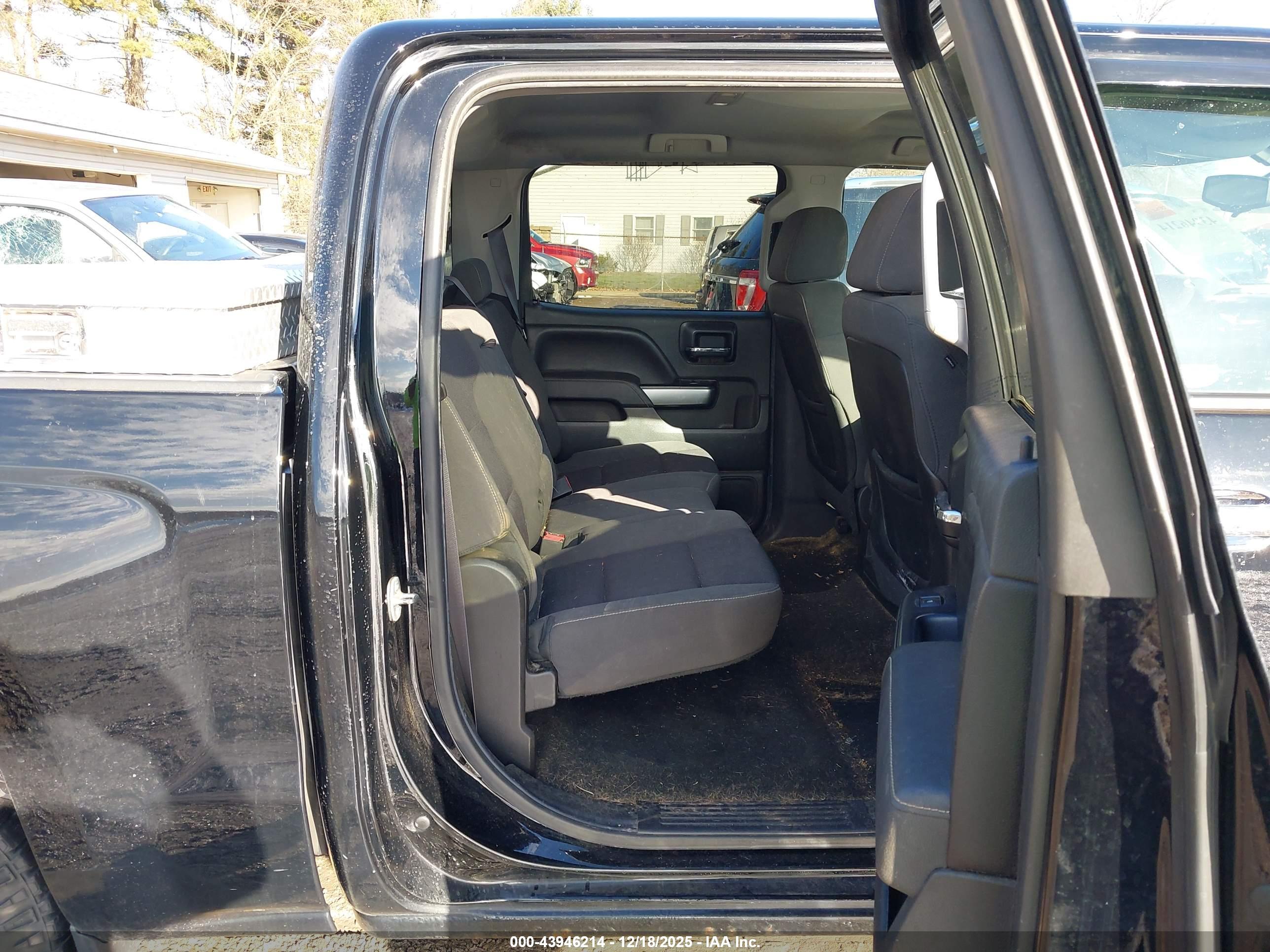 CHEVROLET SILVERADO image 8