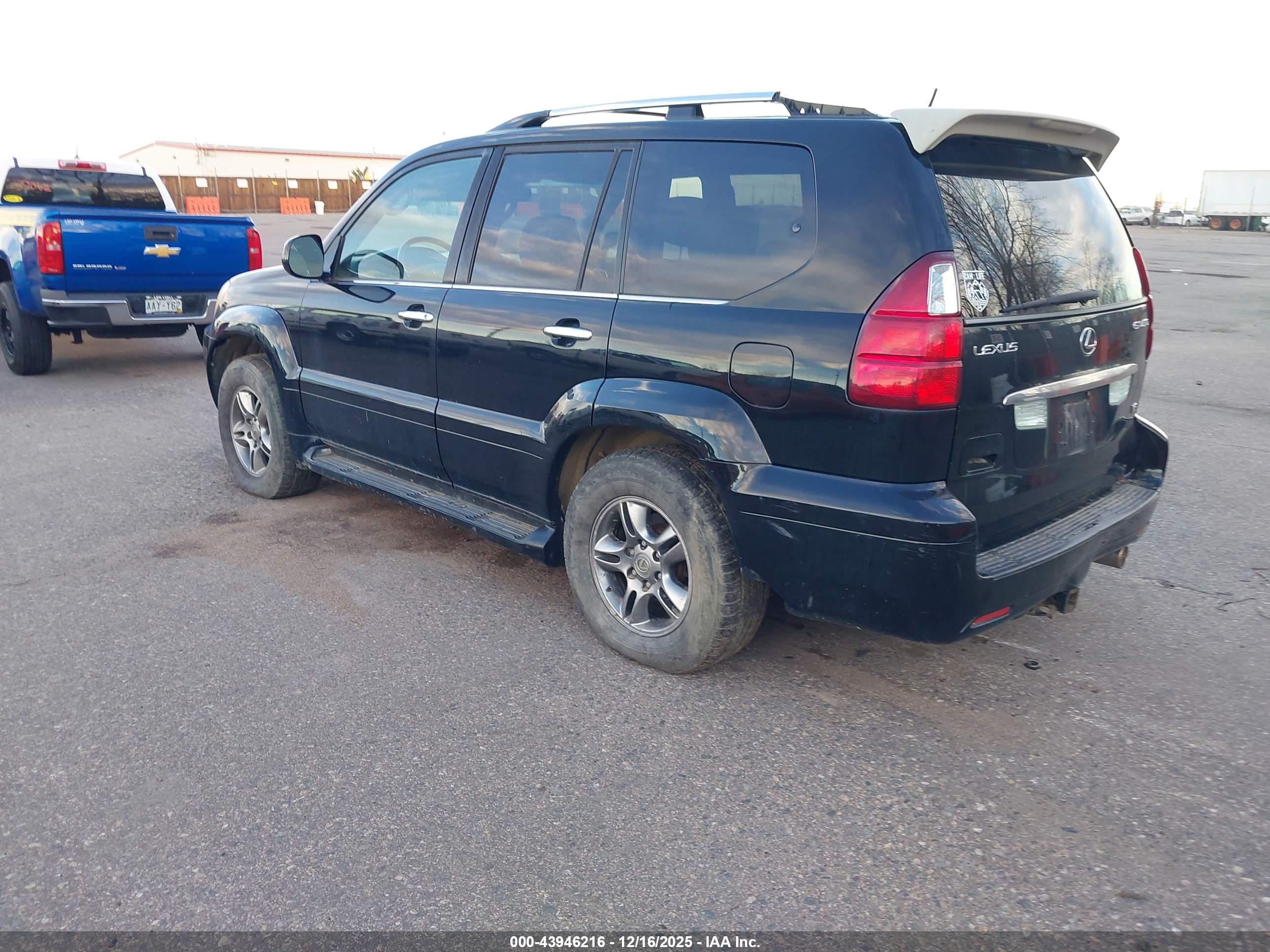 LEXUS GX image 3