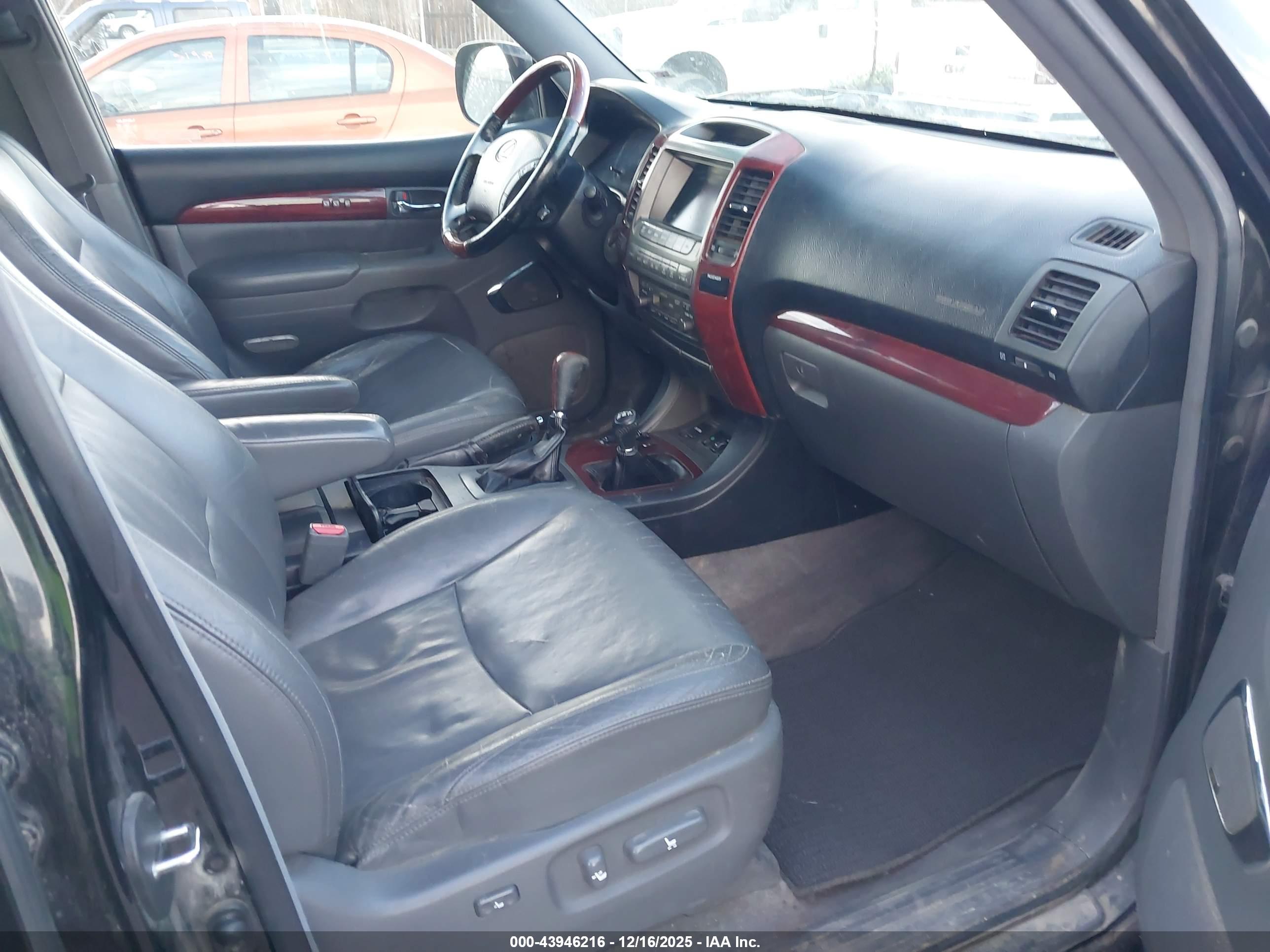 LEXUS GX image 5