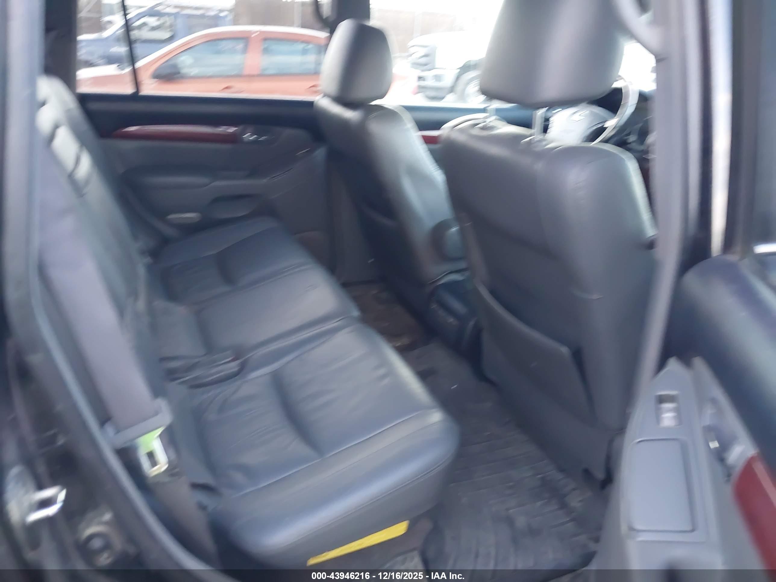 LEXUS GX image 8