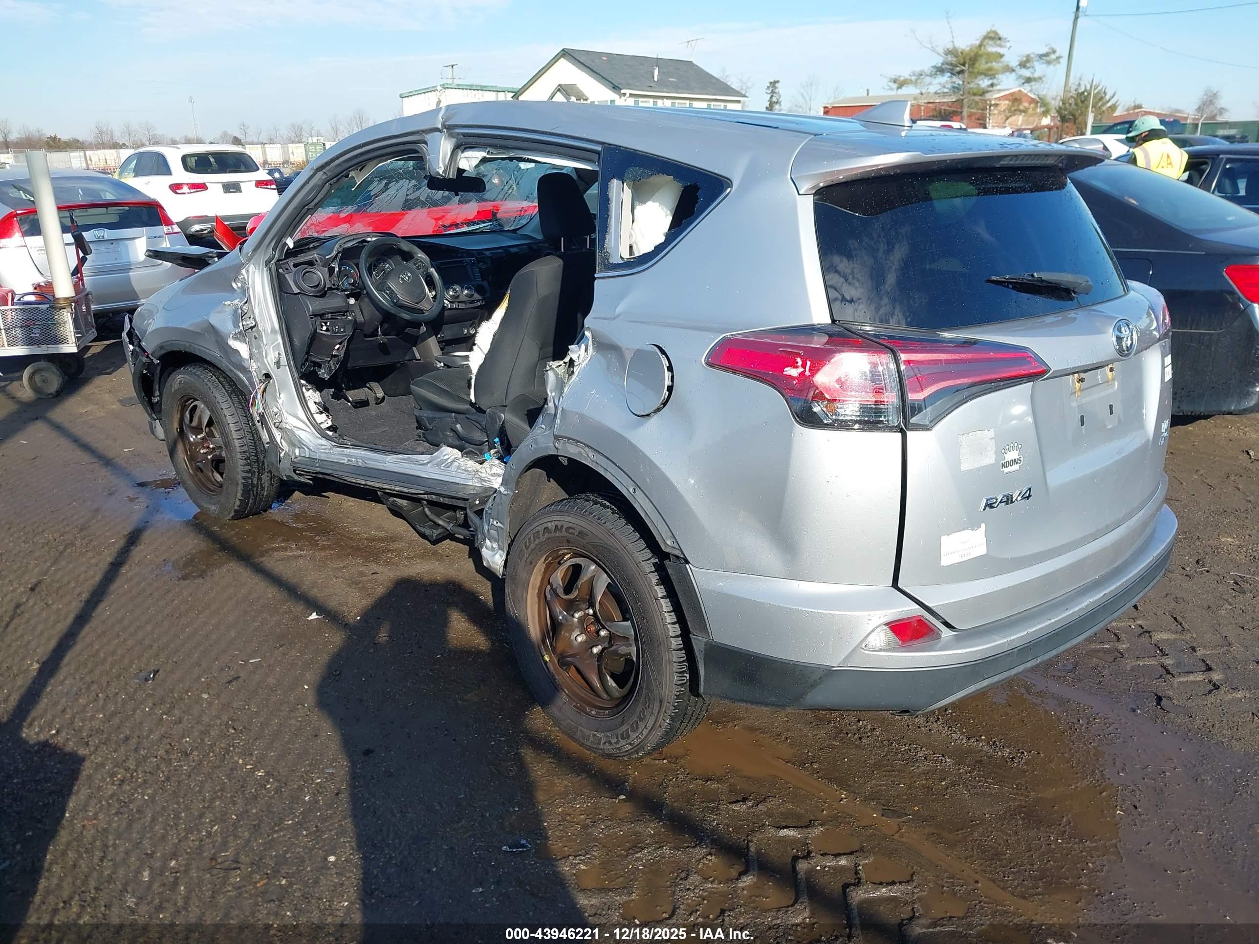 TOYOTA RAV4 image 3