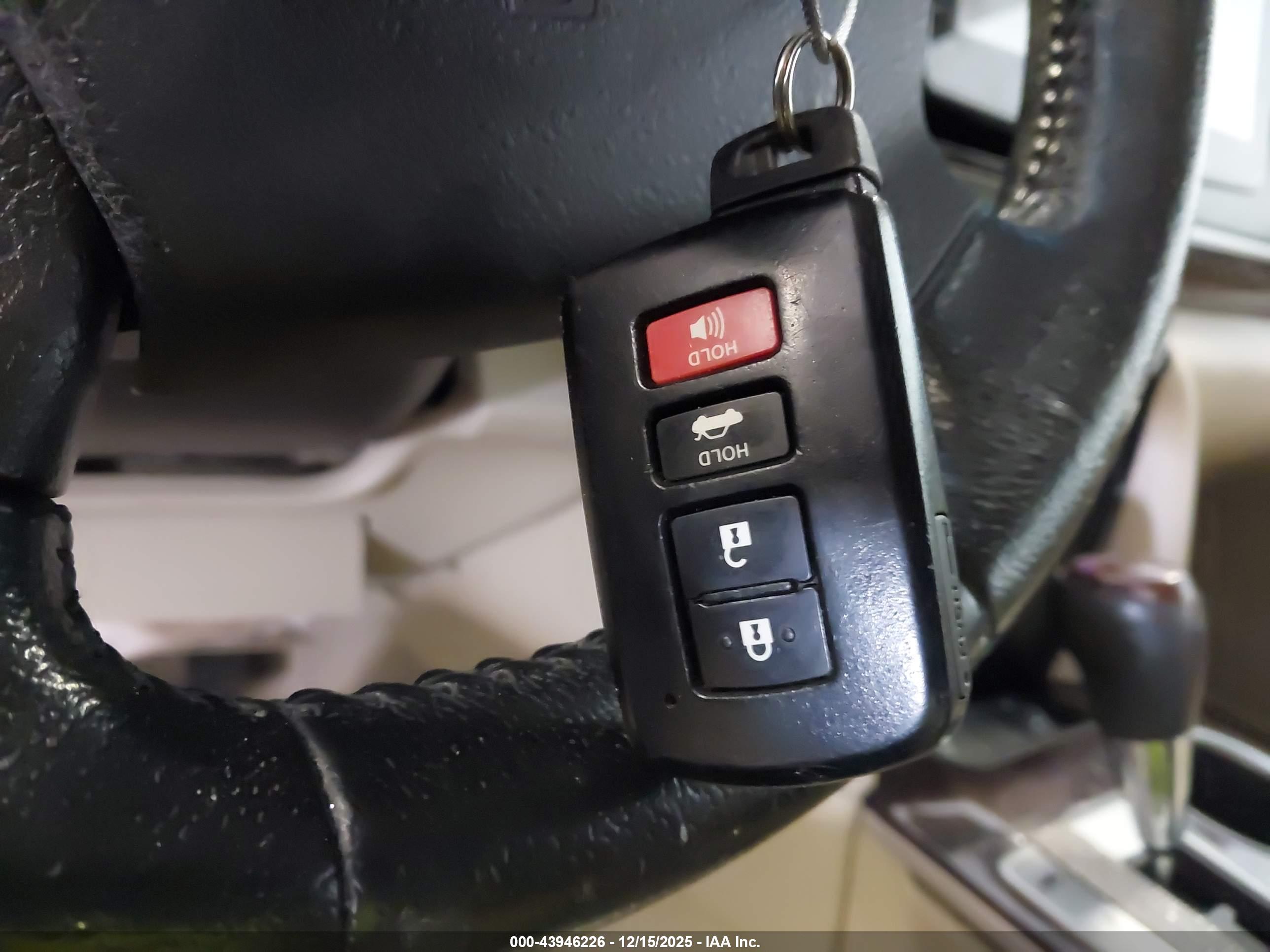 TOYOTA CAMRY image 11