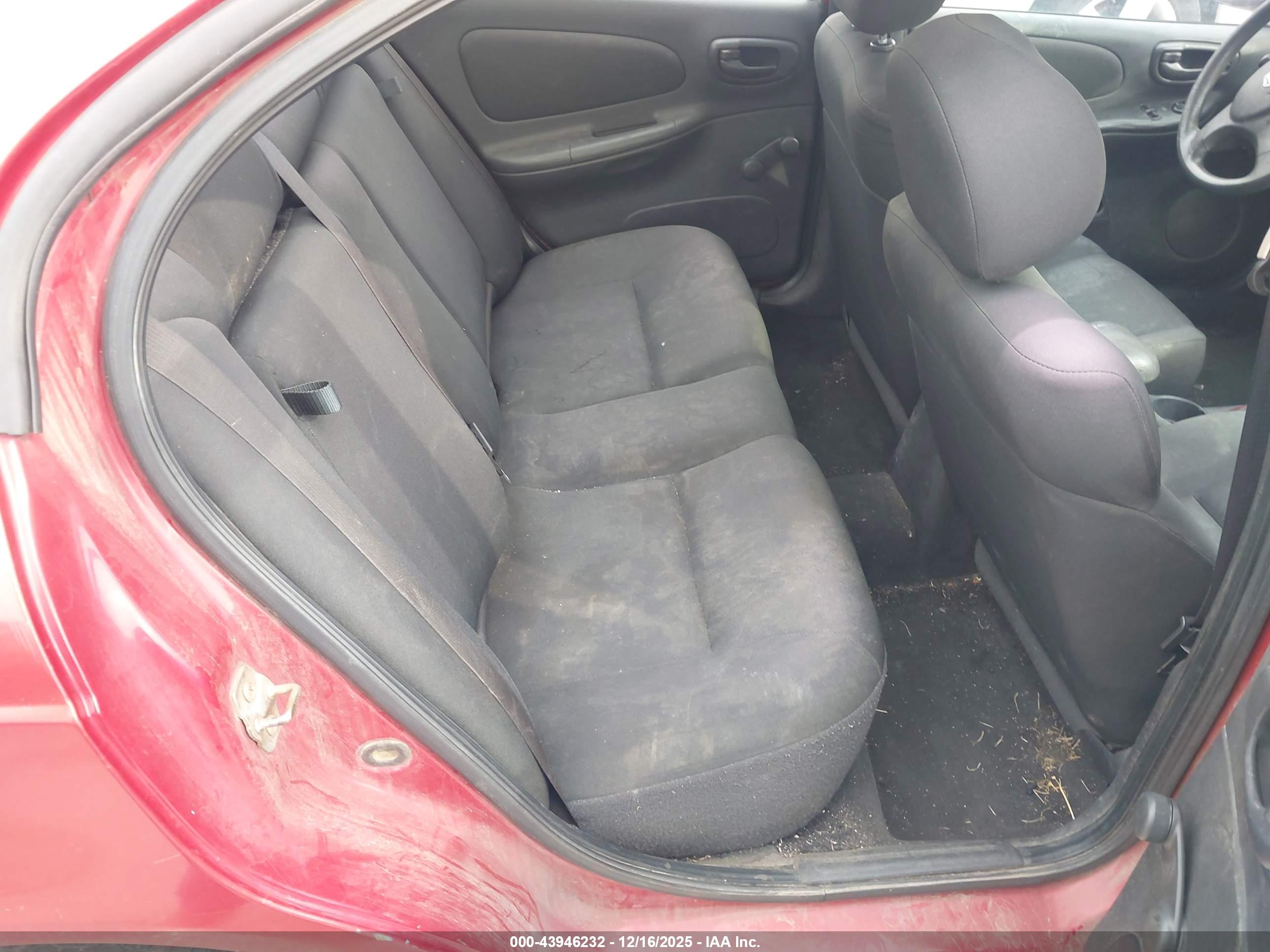 DODGE NEON image 8