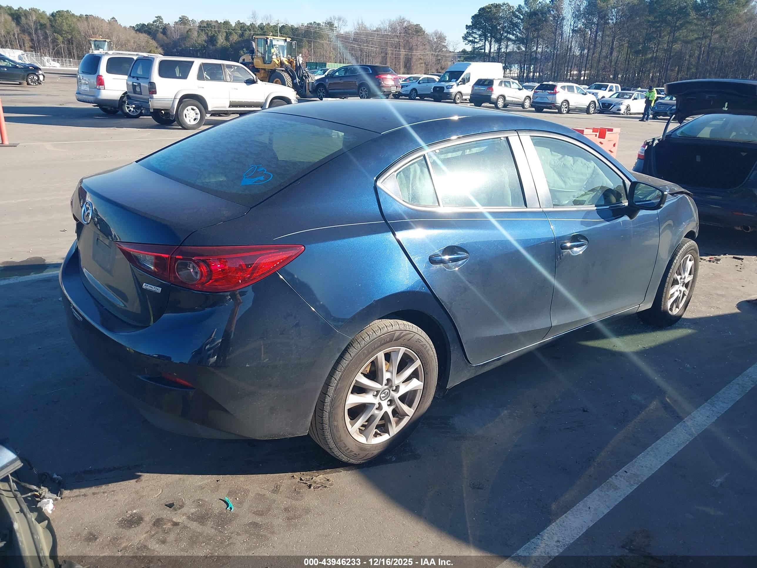 MAZDA MAZDA3 image 4