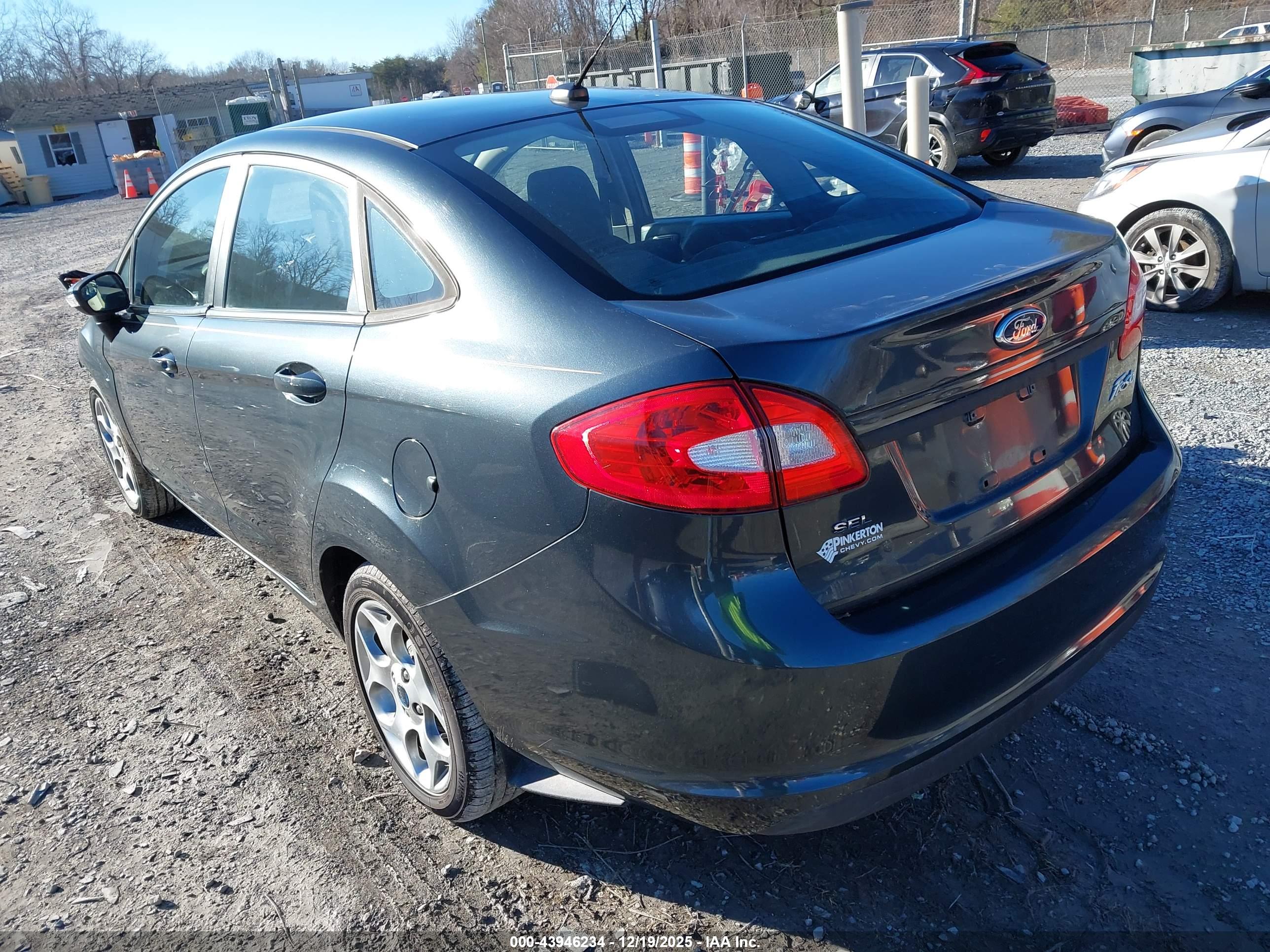 FORD FIESTA image 3