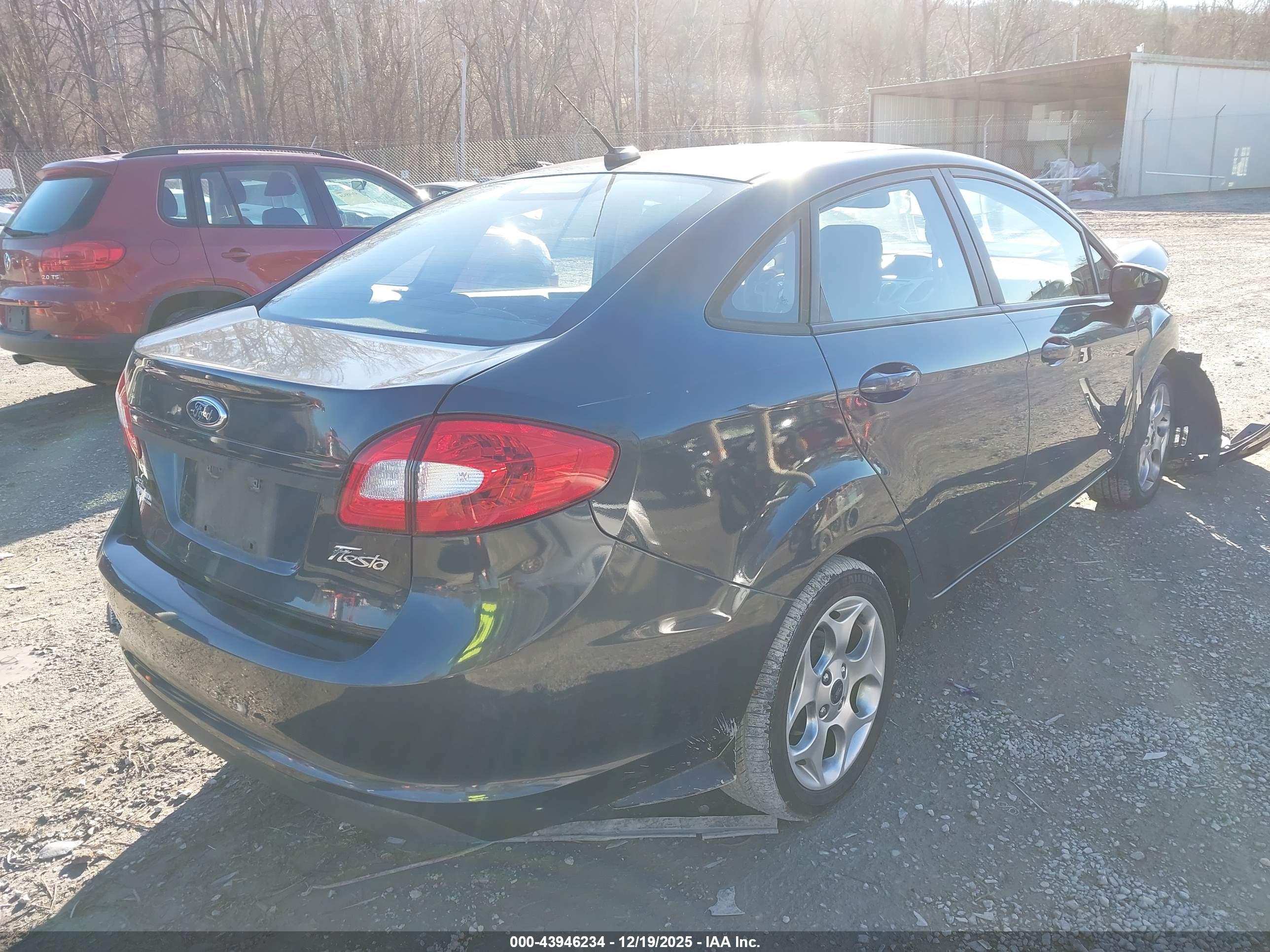 FORD FIESTA image 4
