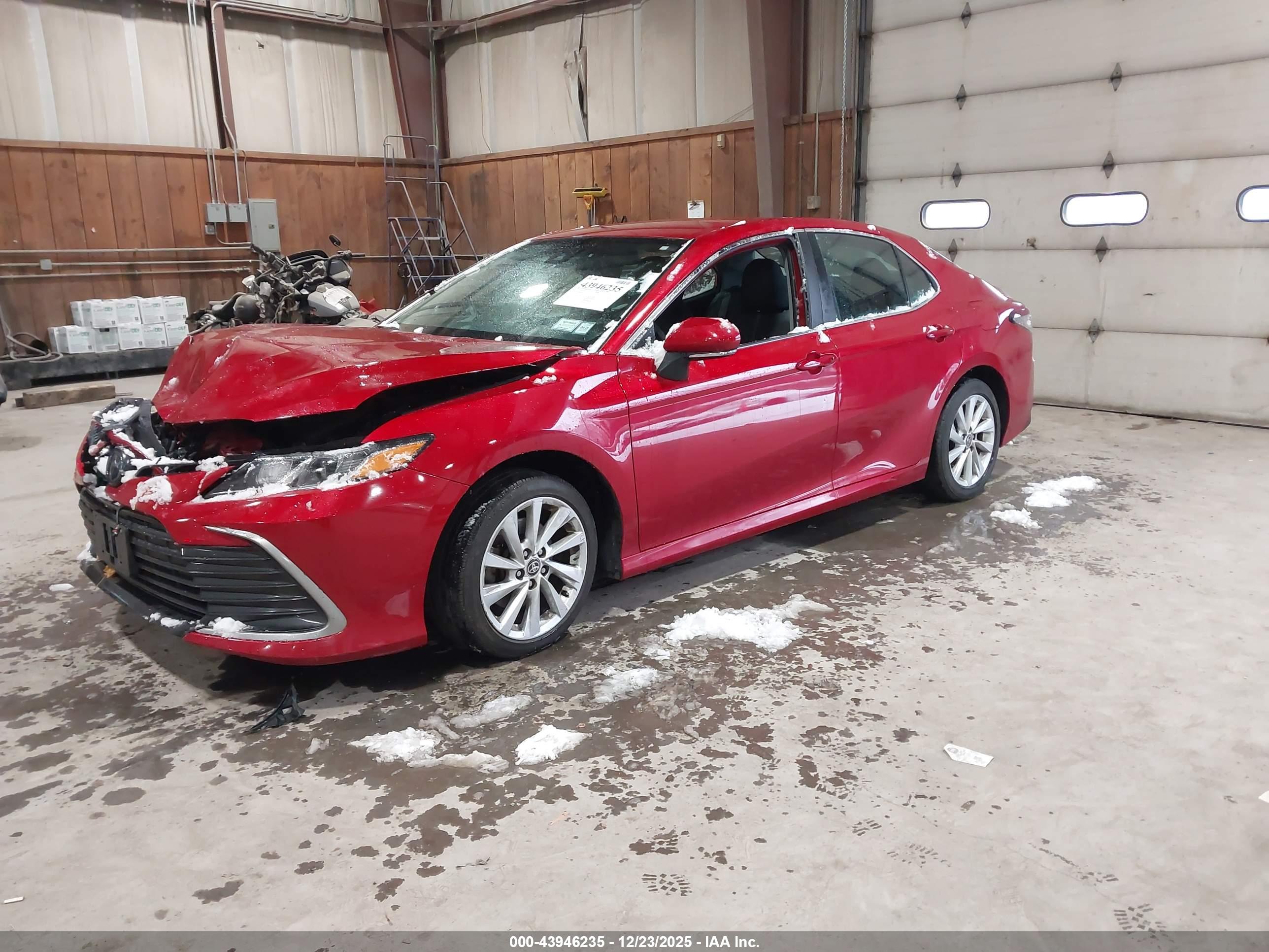 TOYOTA CAMRY image 2