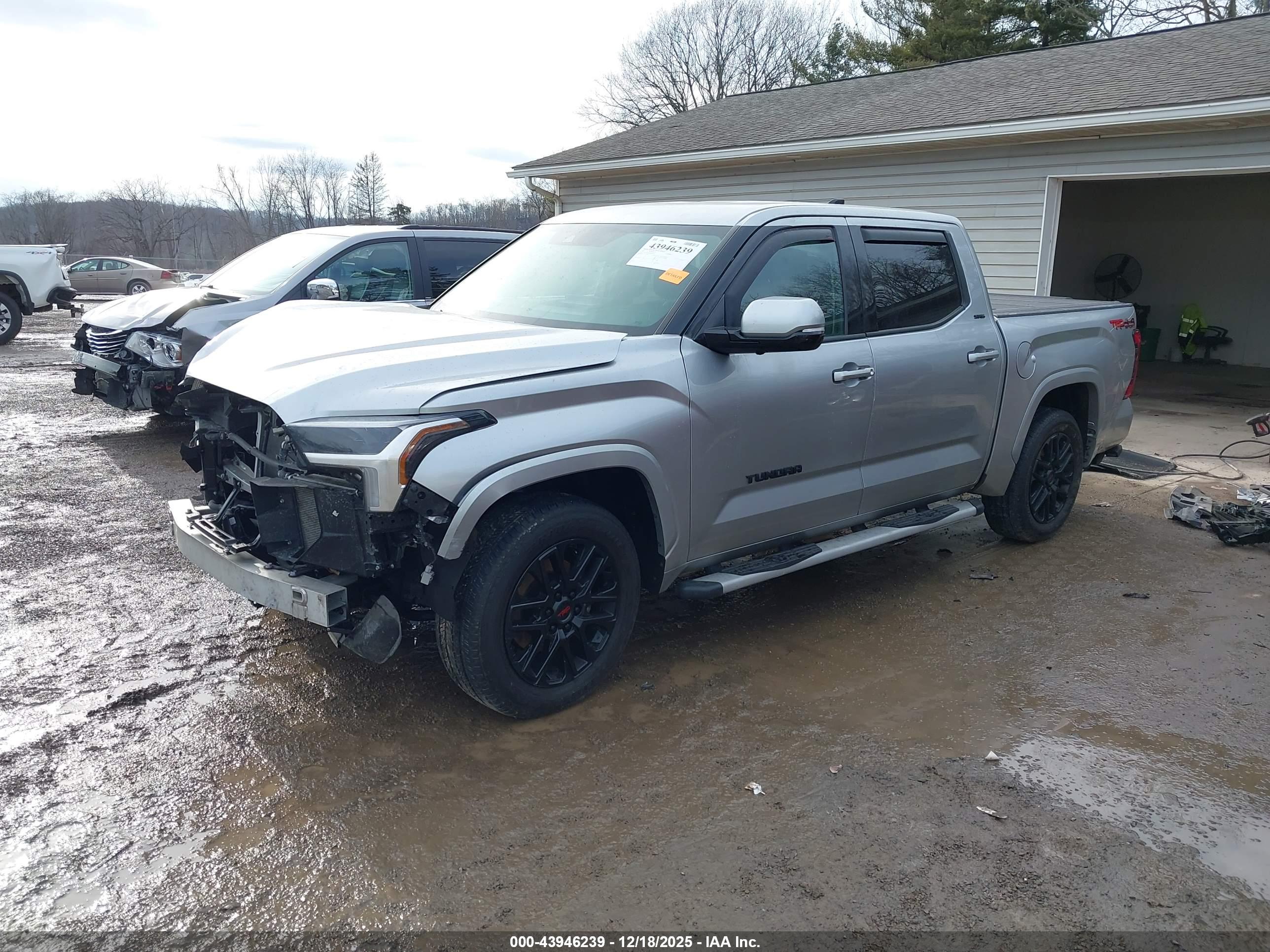 TOYOTA TUNDRA image 2