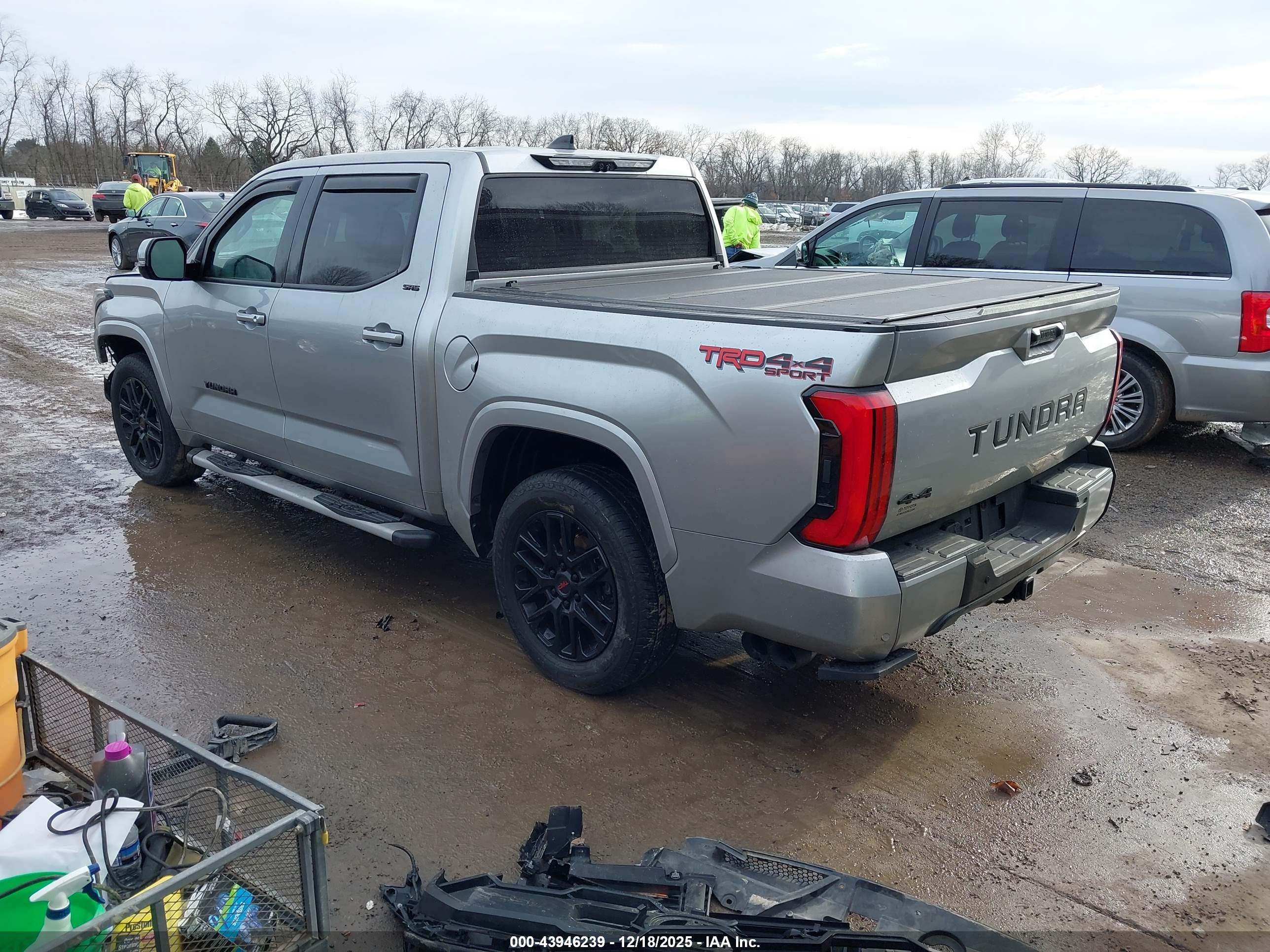 TOYOTA TUNDRA image 3