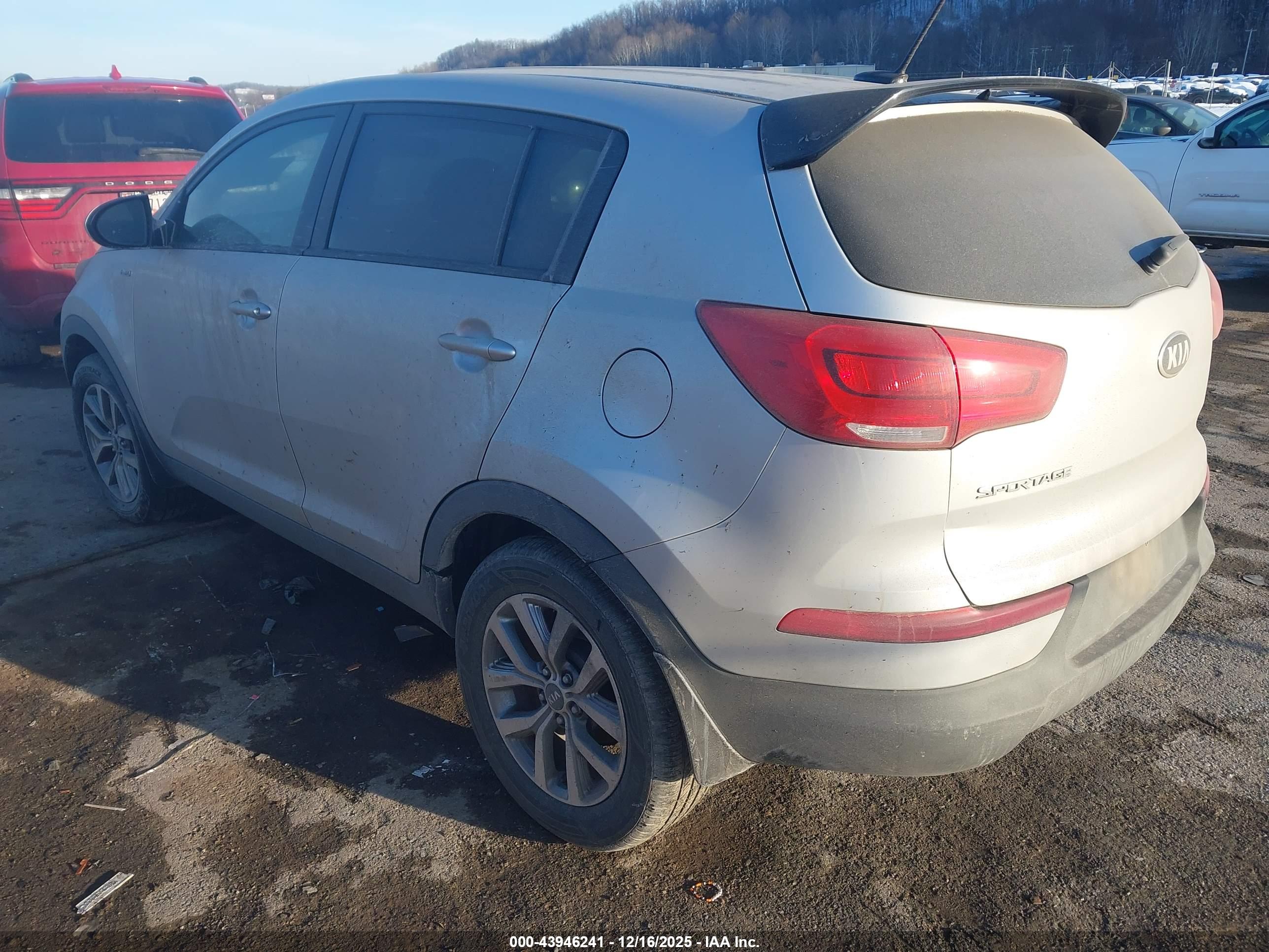 KIA SPORTAGE image 3