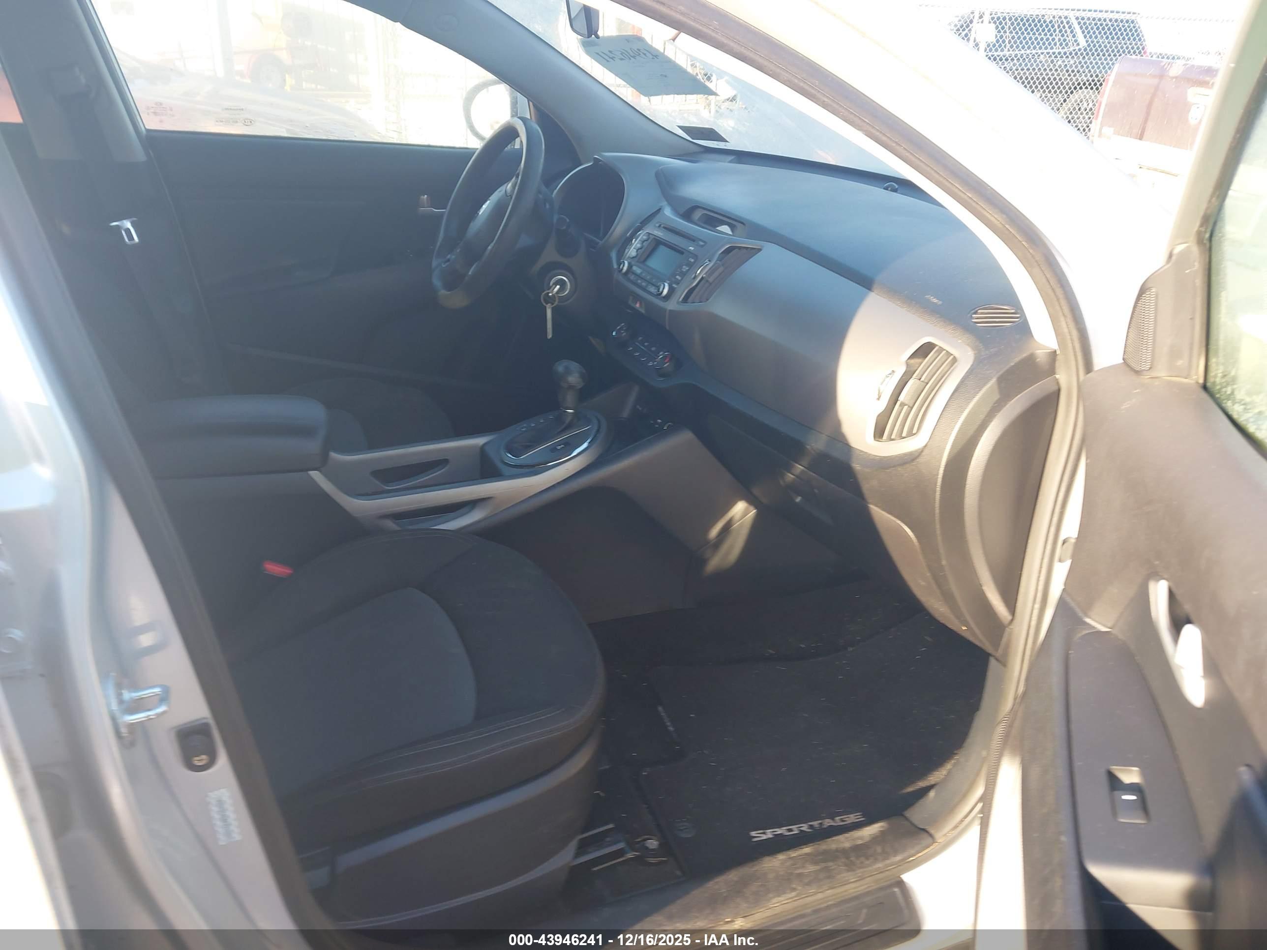 KIA SPORTAGE image 5