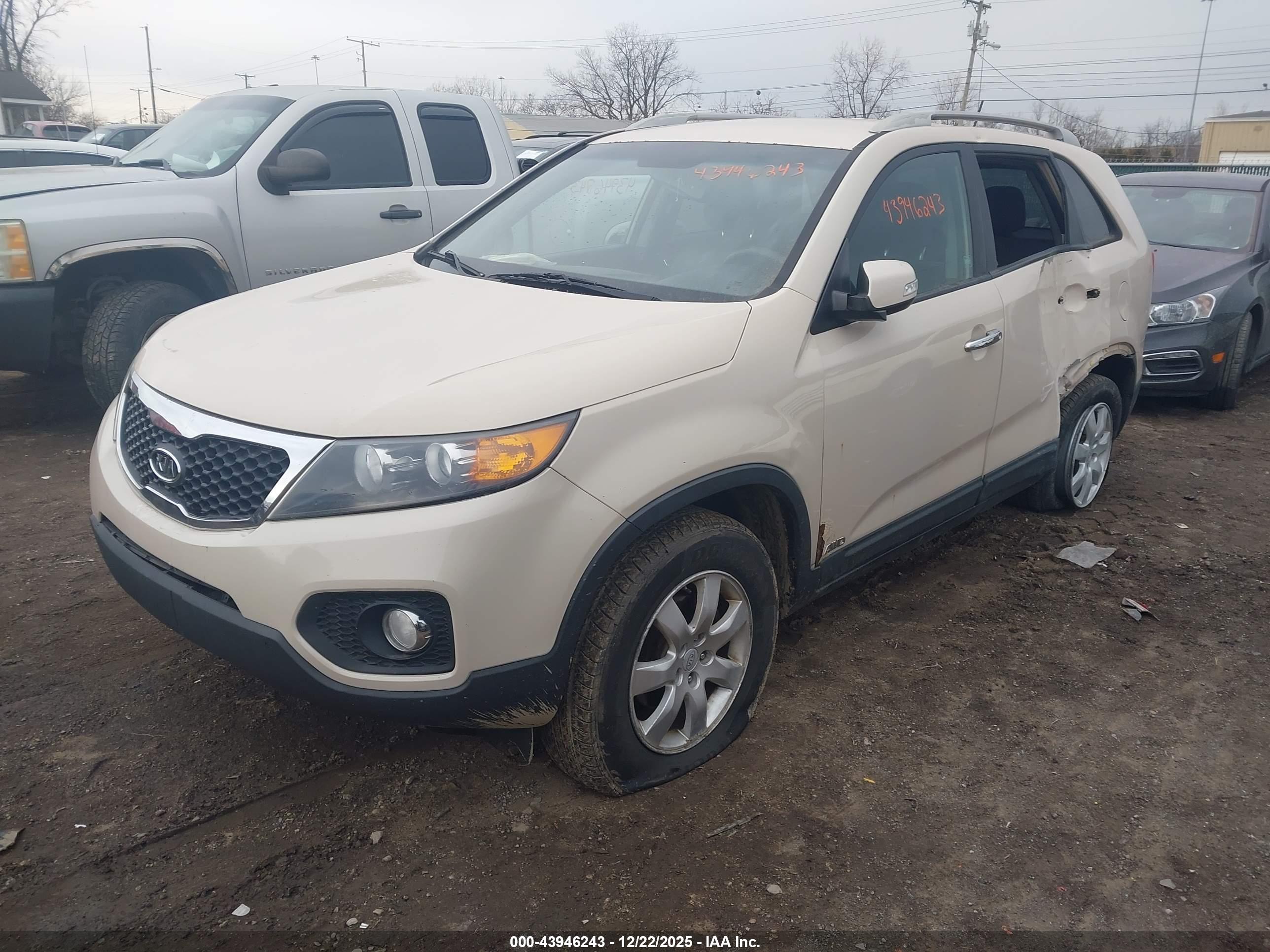 KIA SORENTO image 2