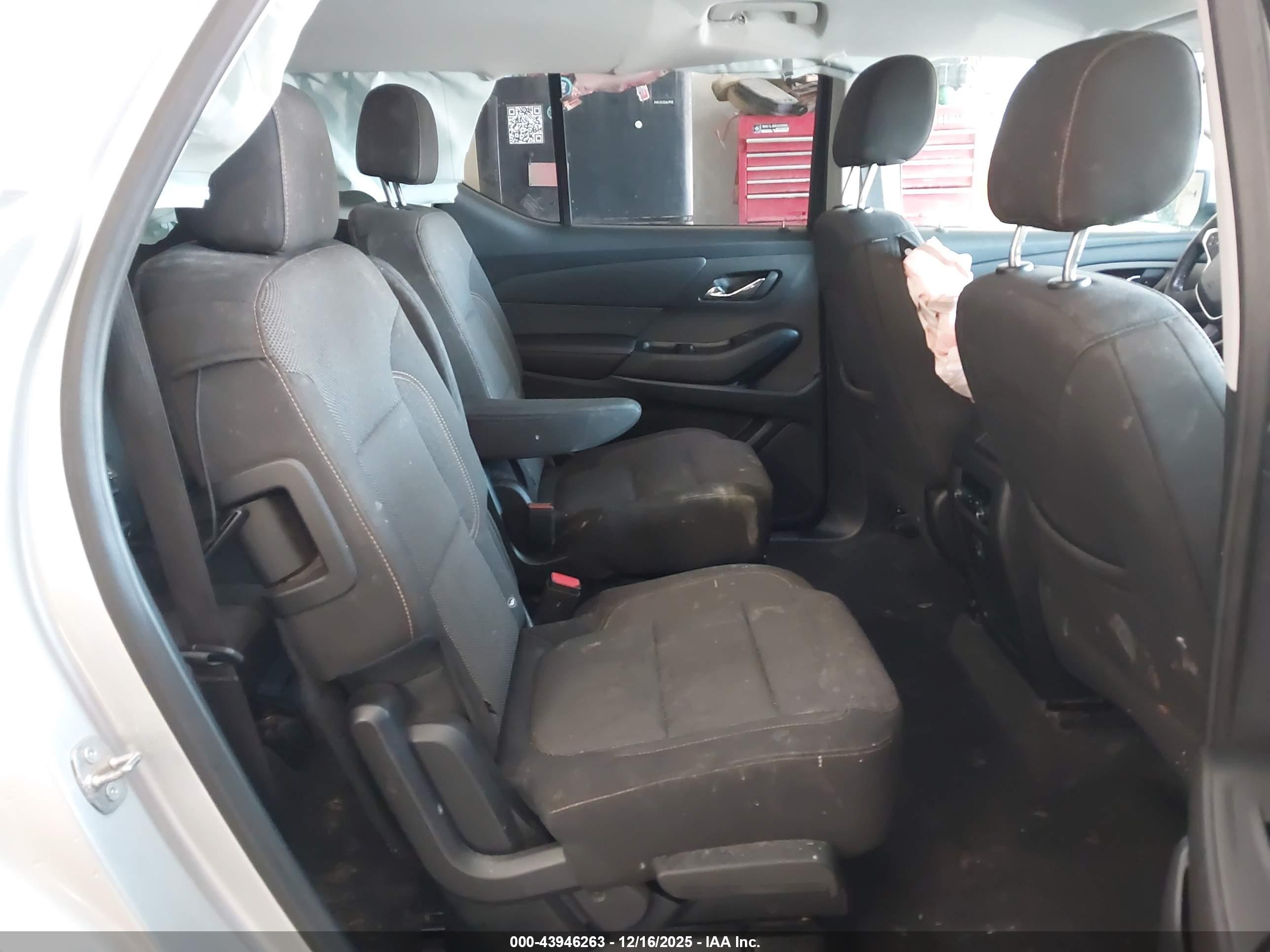 CHEVROLET TRAVERSE image 8