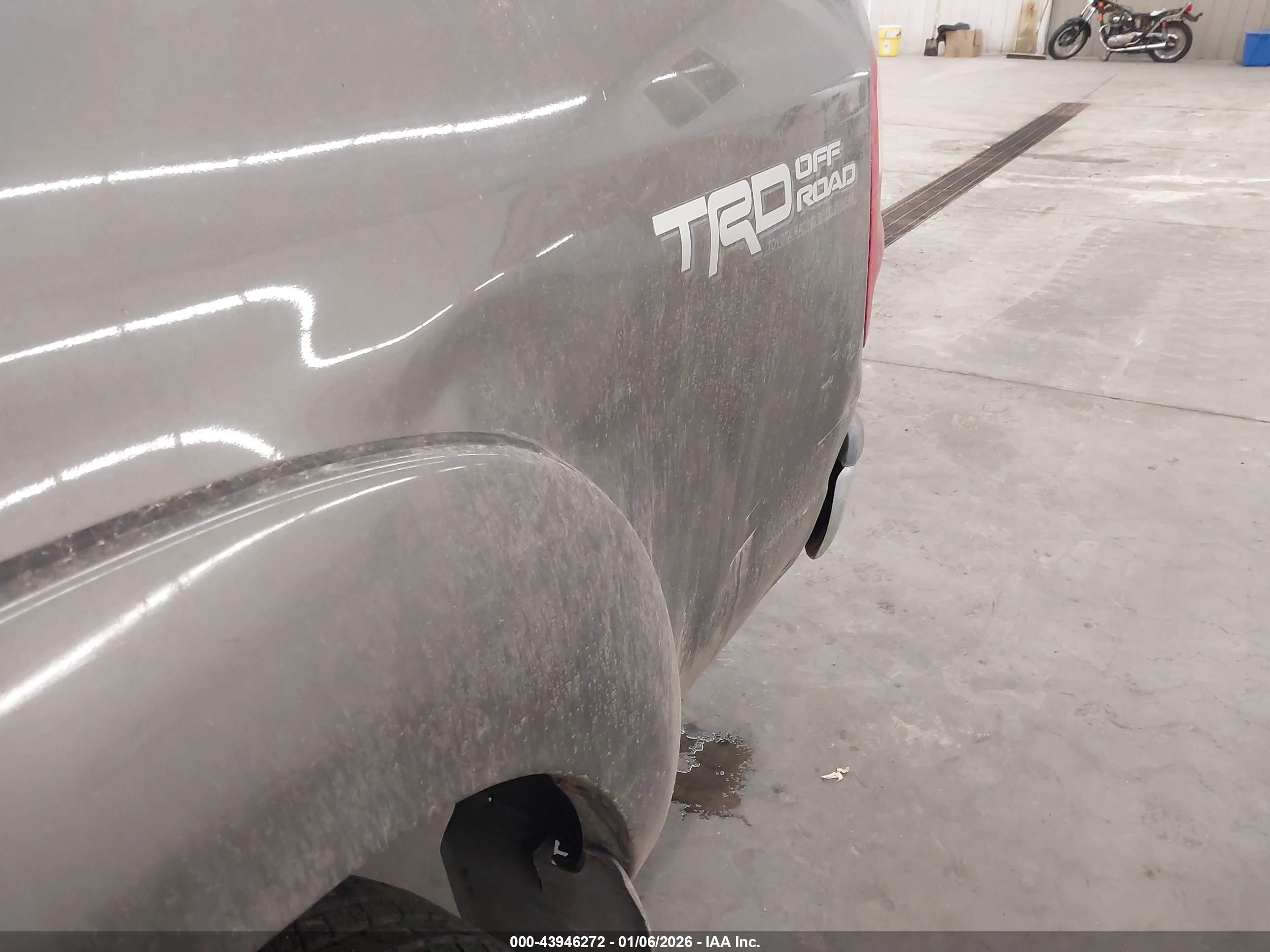 TOYOTA TUNDRA image 6