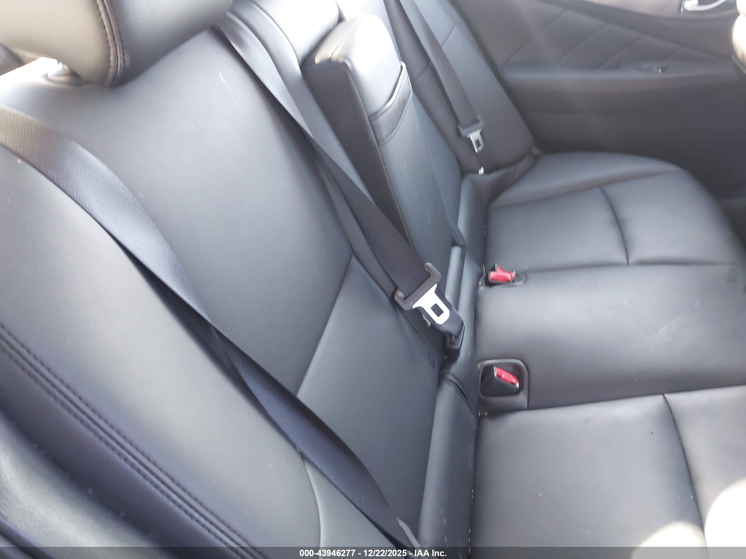 INFINITI Q50 image 8