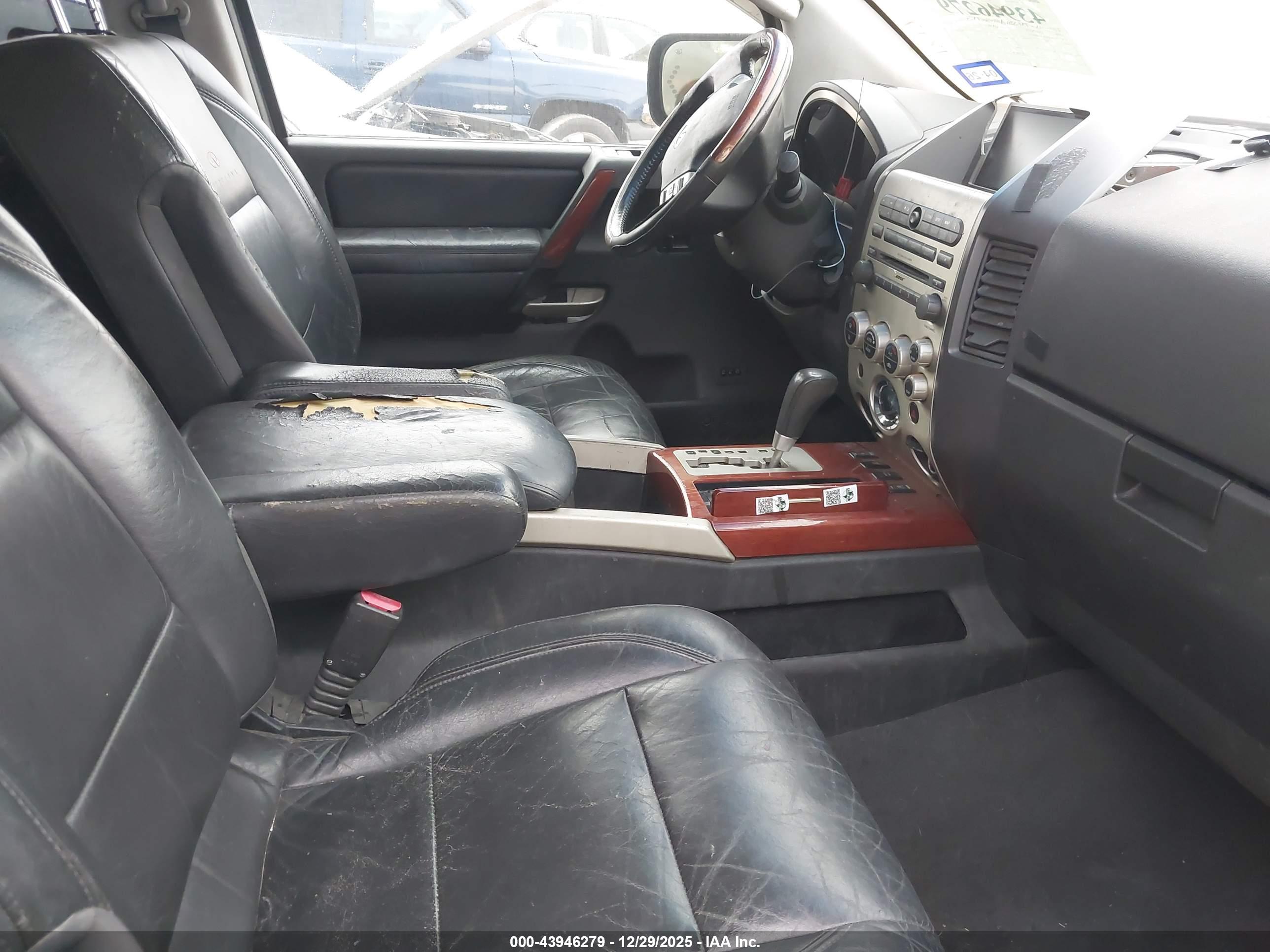 INFINITI QX56 image 5