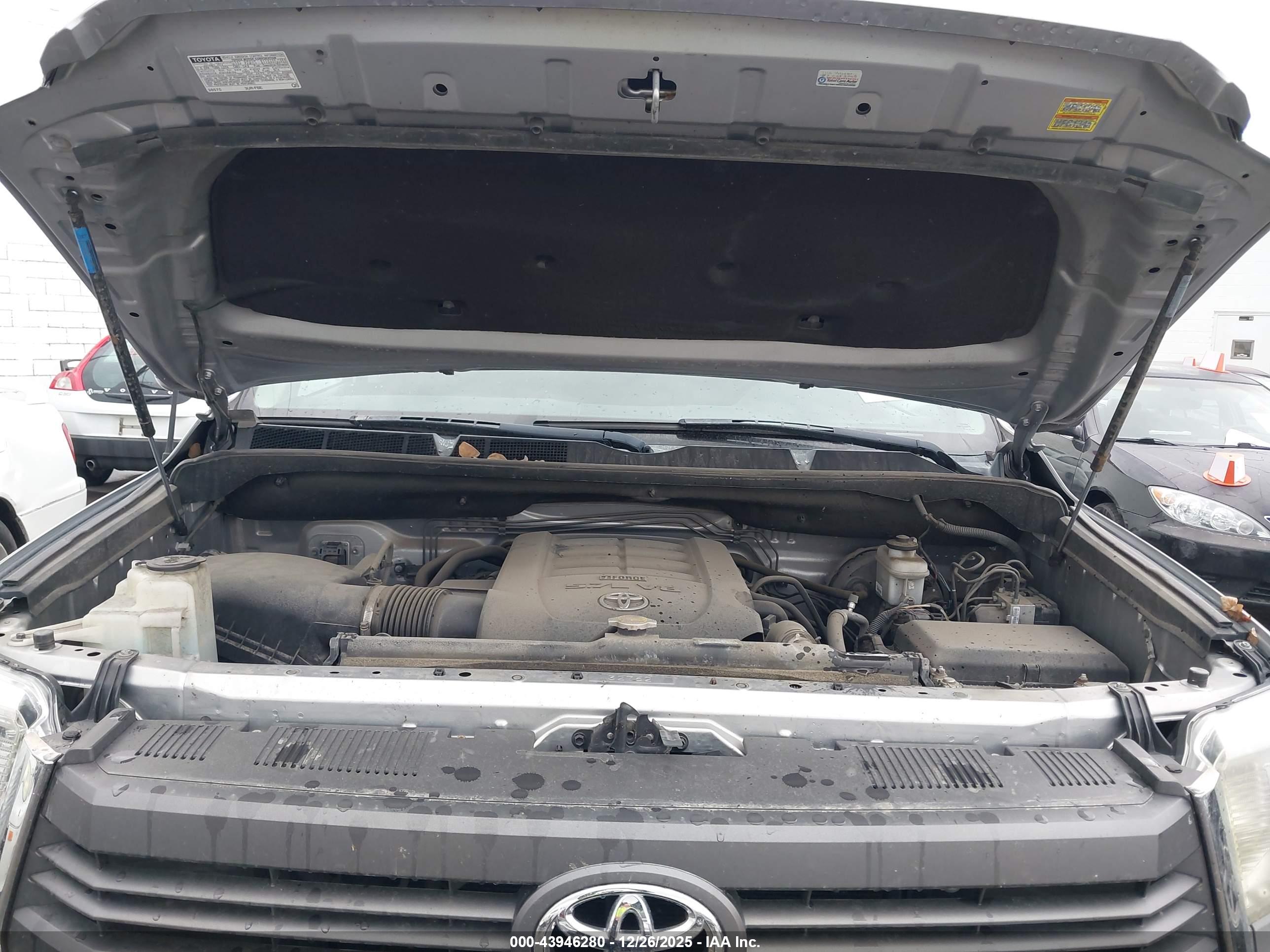 TOYOTA TUNDRA image 10