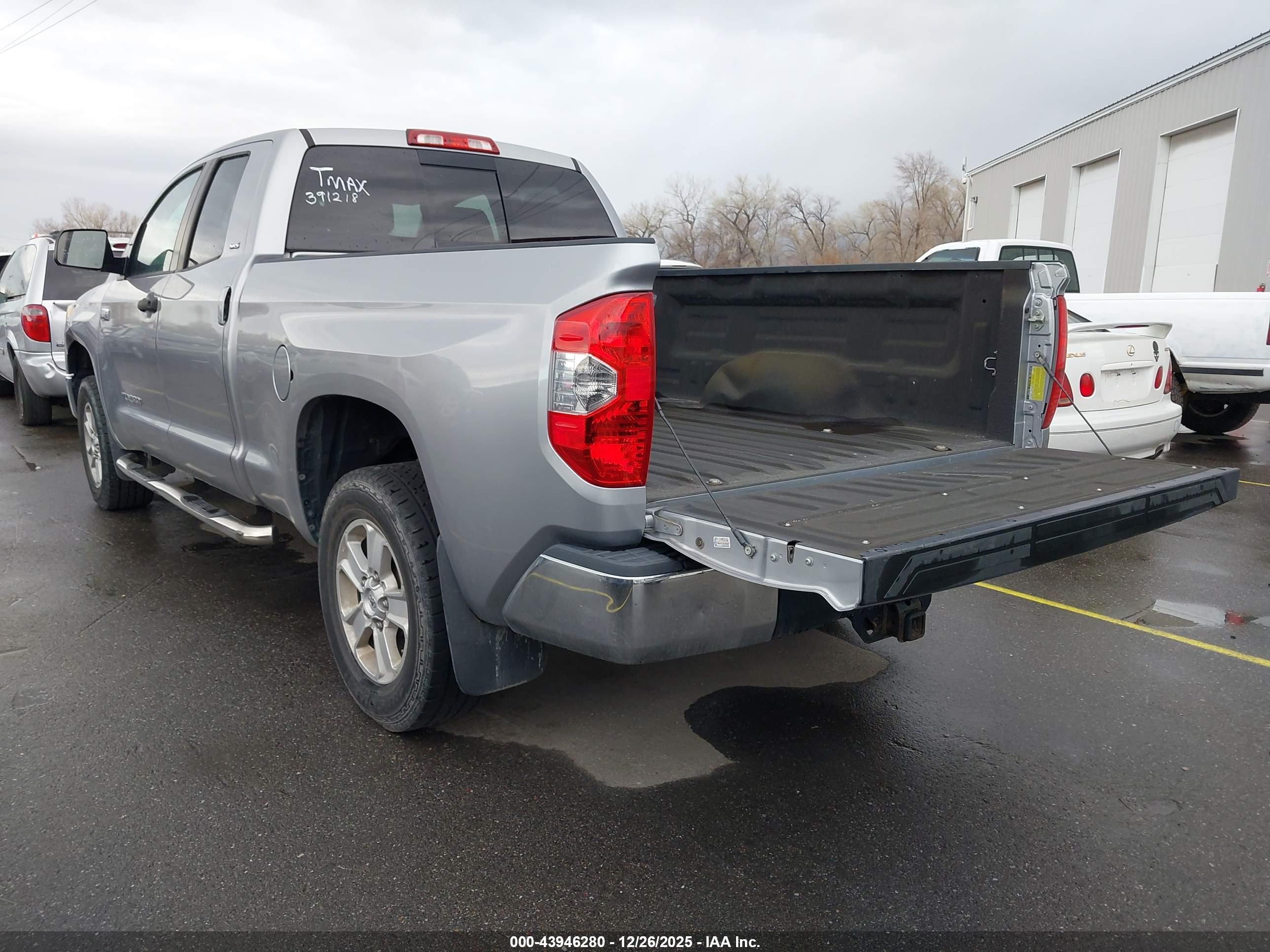 TOYOTA TUNDRA image 3