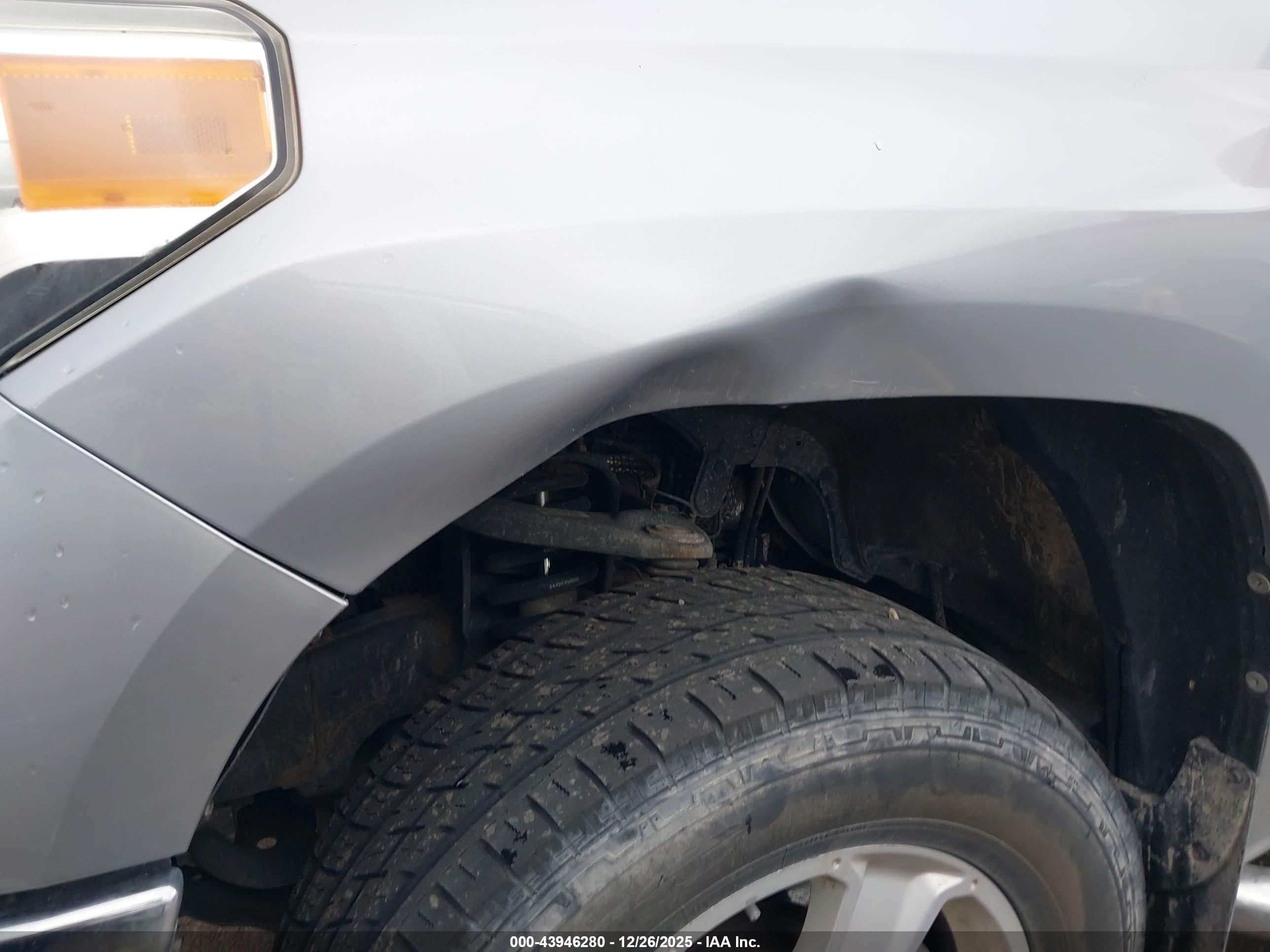 TOYOTA TUNDRA image 6