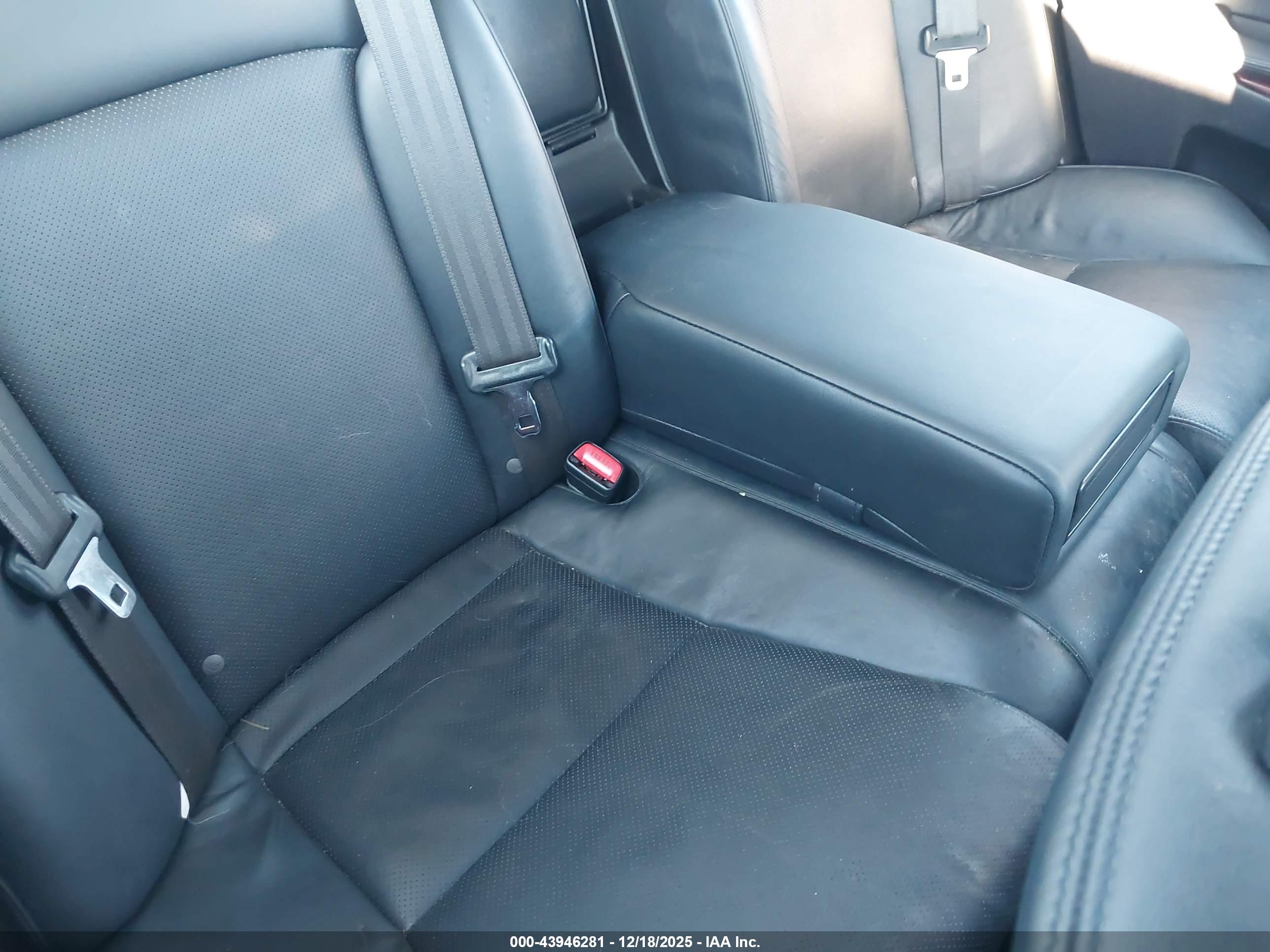 LEXUS GS image 8
