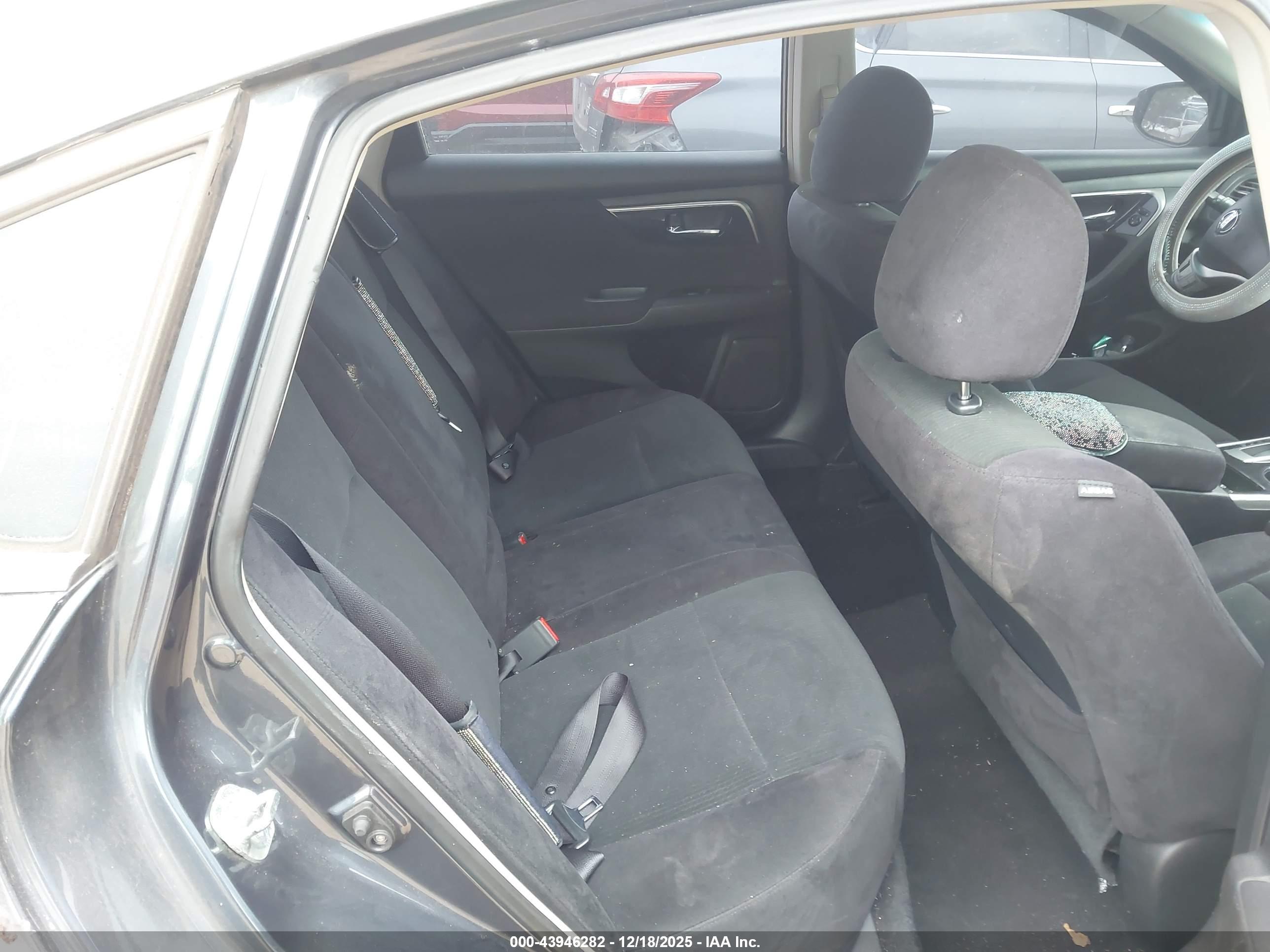 NISSAN ALTIMA image 8
