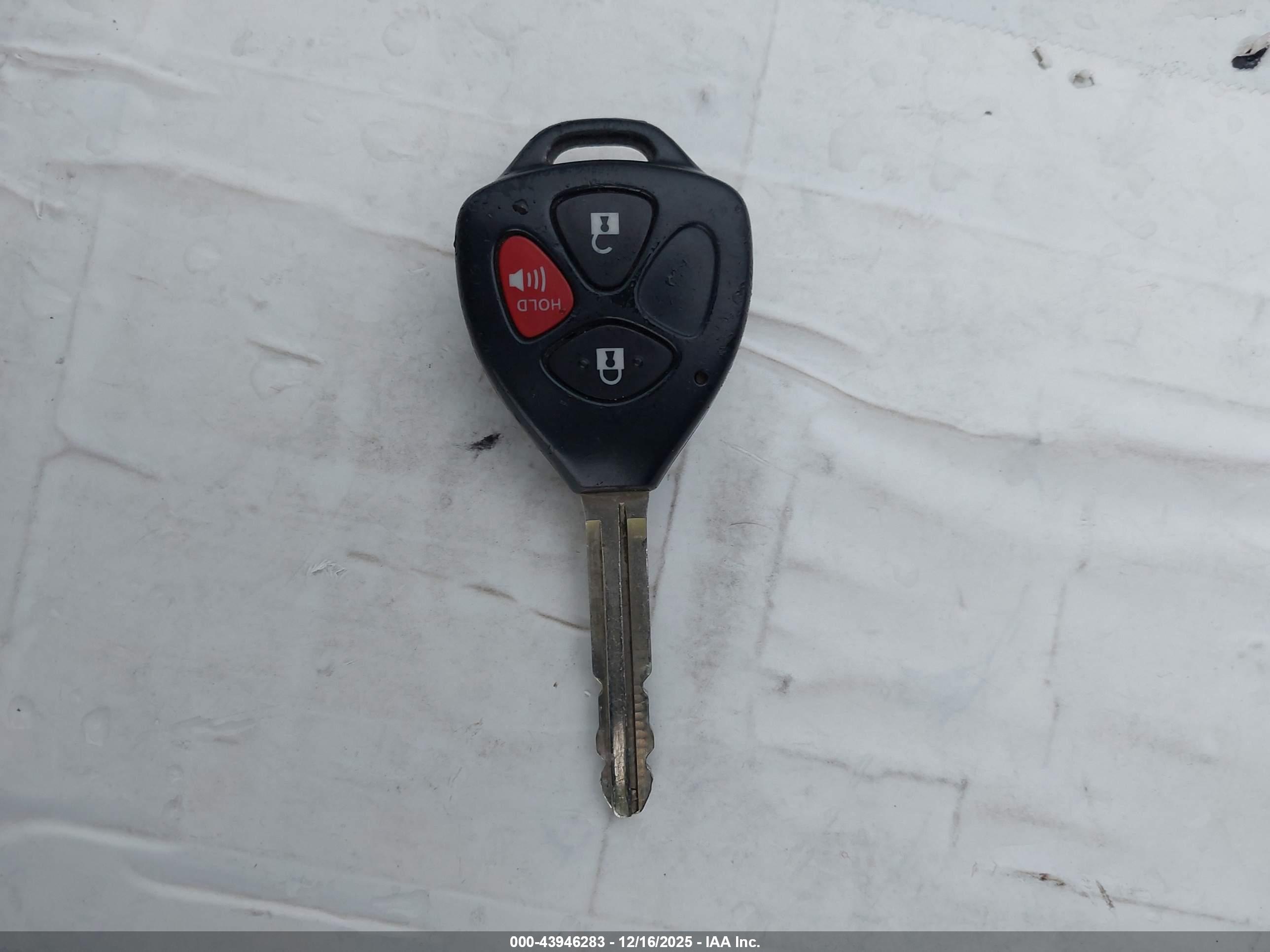 TOYOTA YARIS image 11