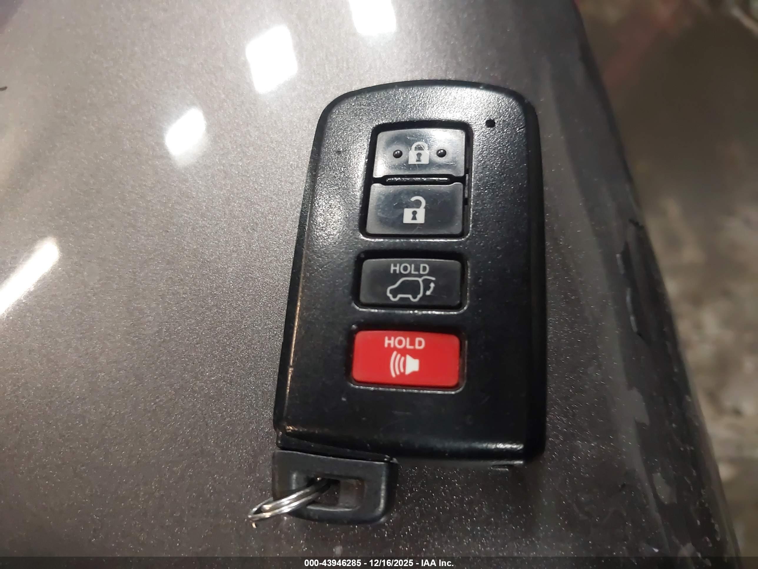 TOYOTA HIGHLANDER image 11