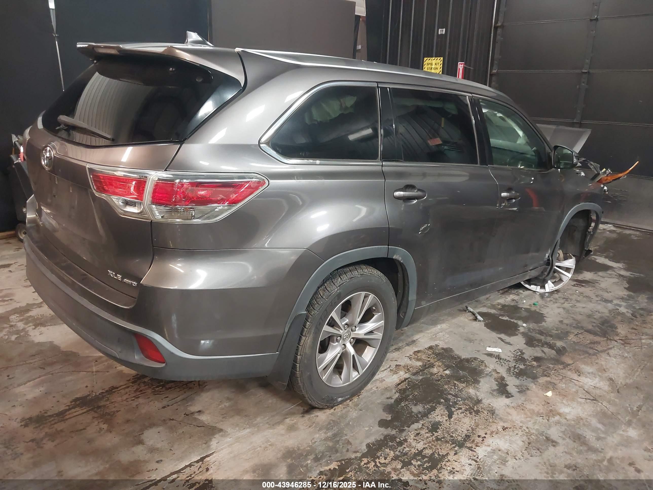 TOYOTA HIGHLANDER image 4