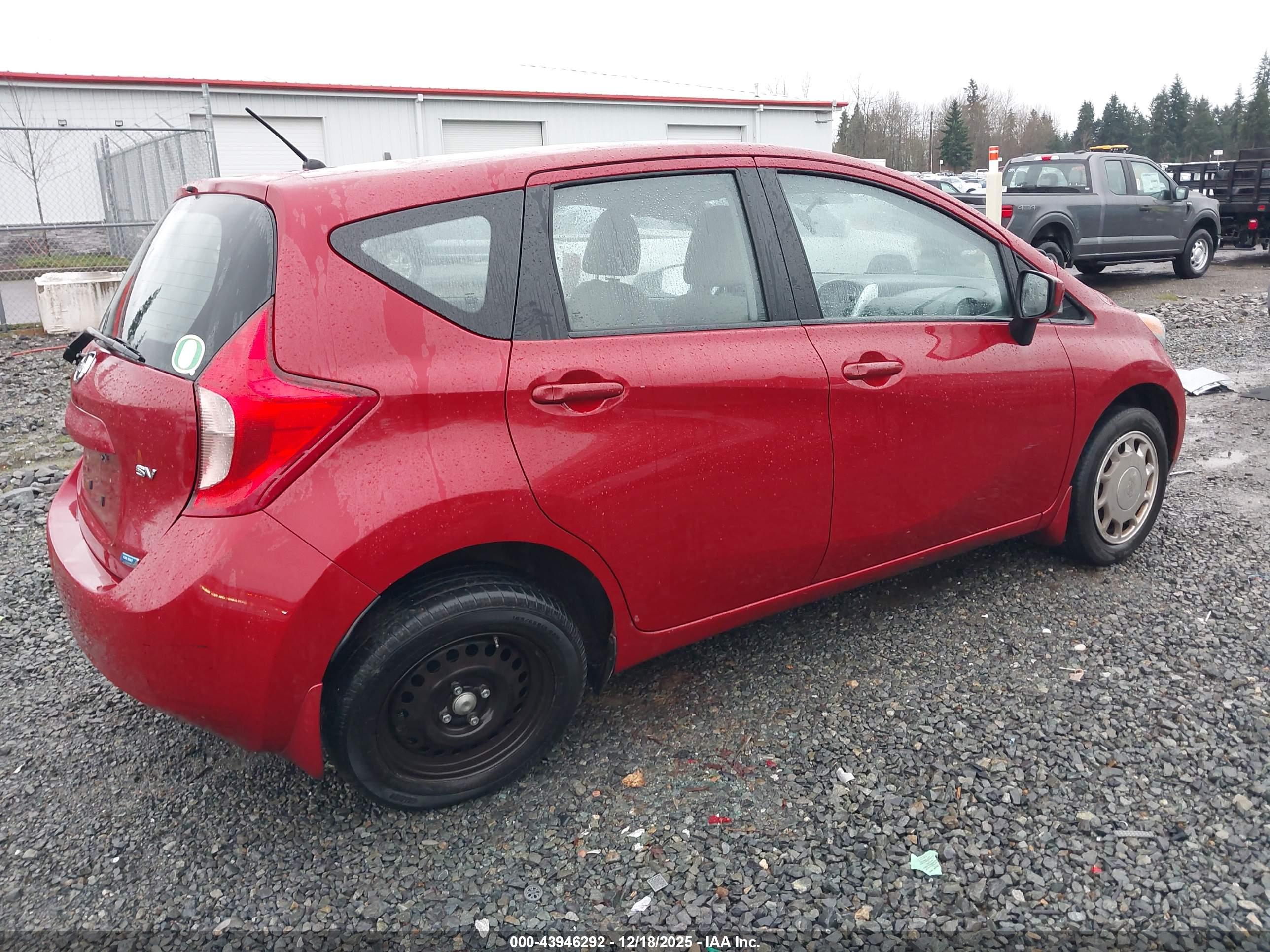 NISSAN VERSA image 4